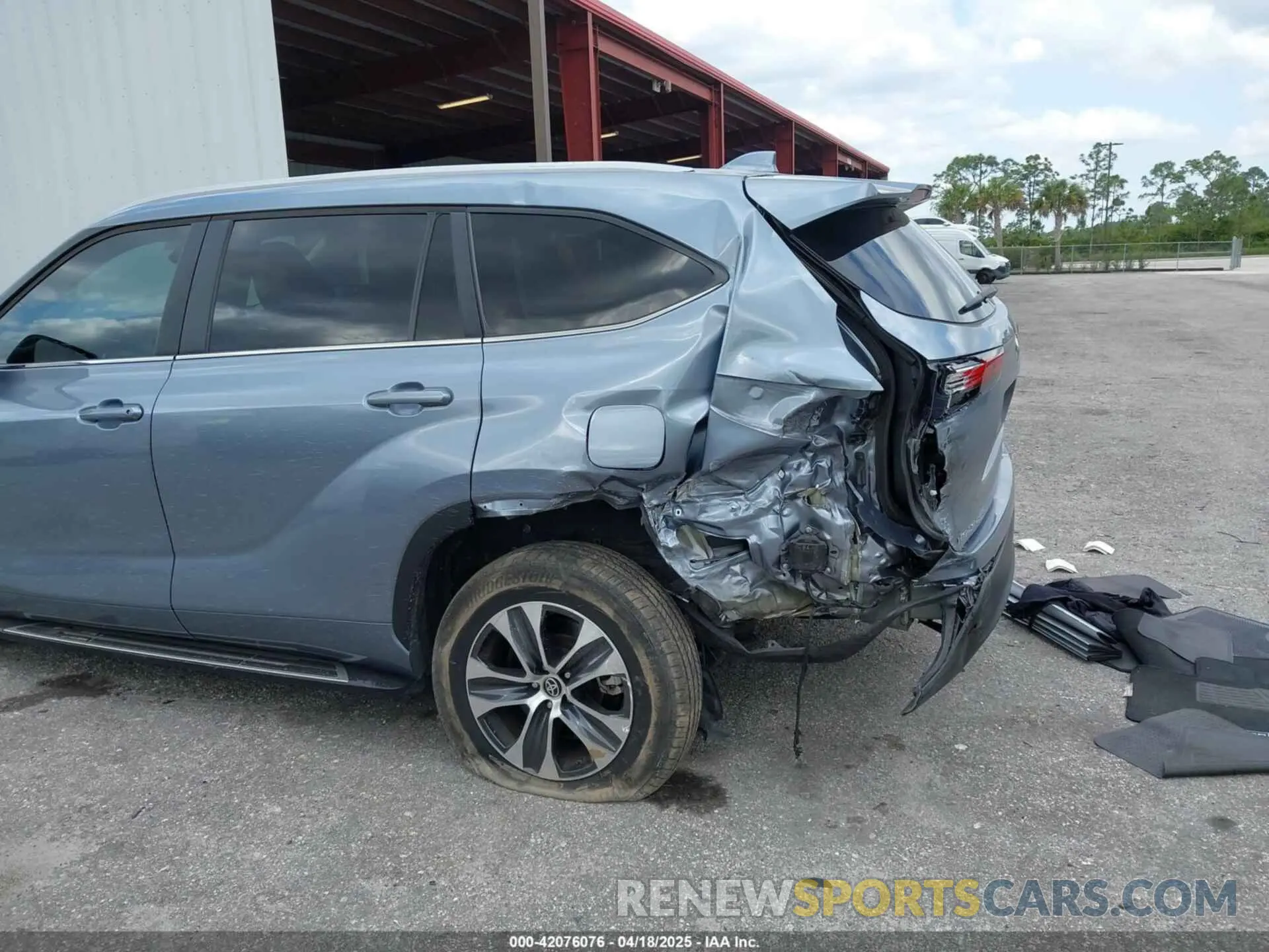 17 Фотография поврежденного автомобиля 5TDKDRAHXPS504973 TOYOTA HIGHLANDER 2023