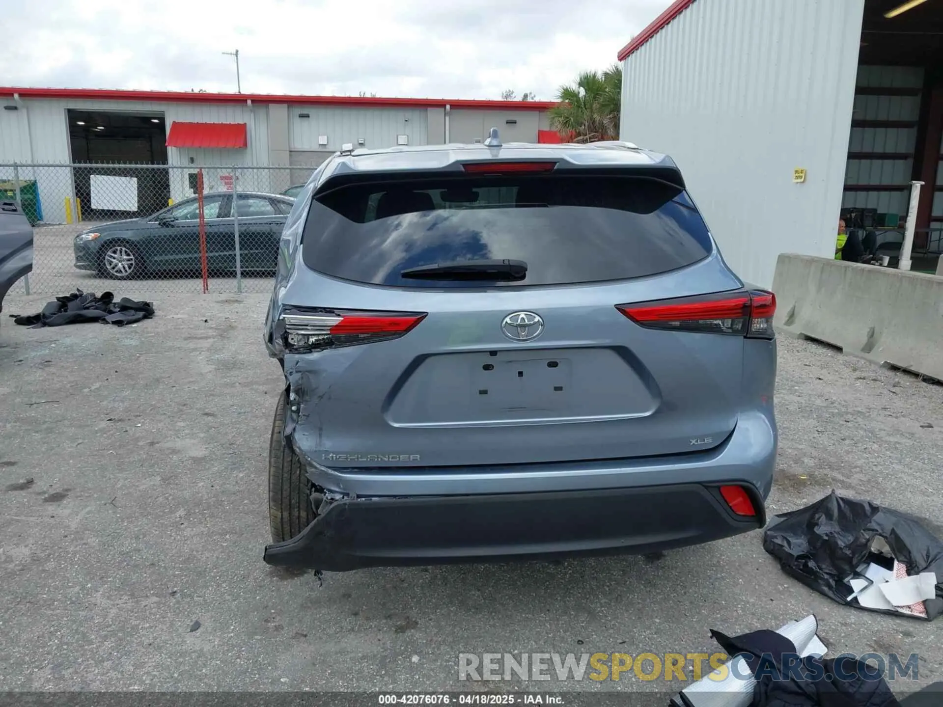 18 Фотография поврежденного автомобиля 5TDKDRAHXPS504973 TOYOTA HIGHLANDER 2023