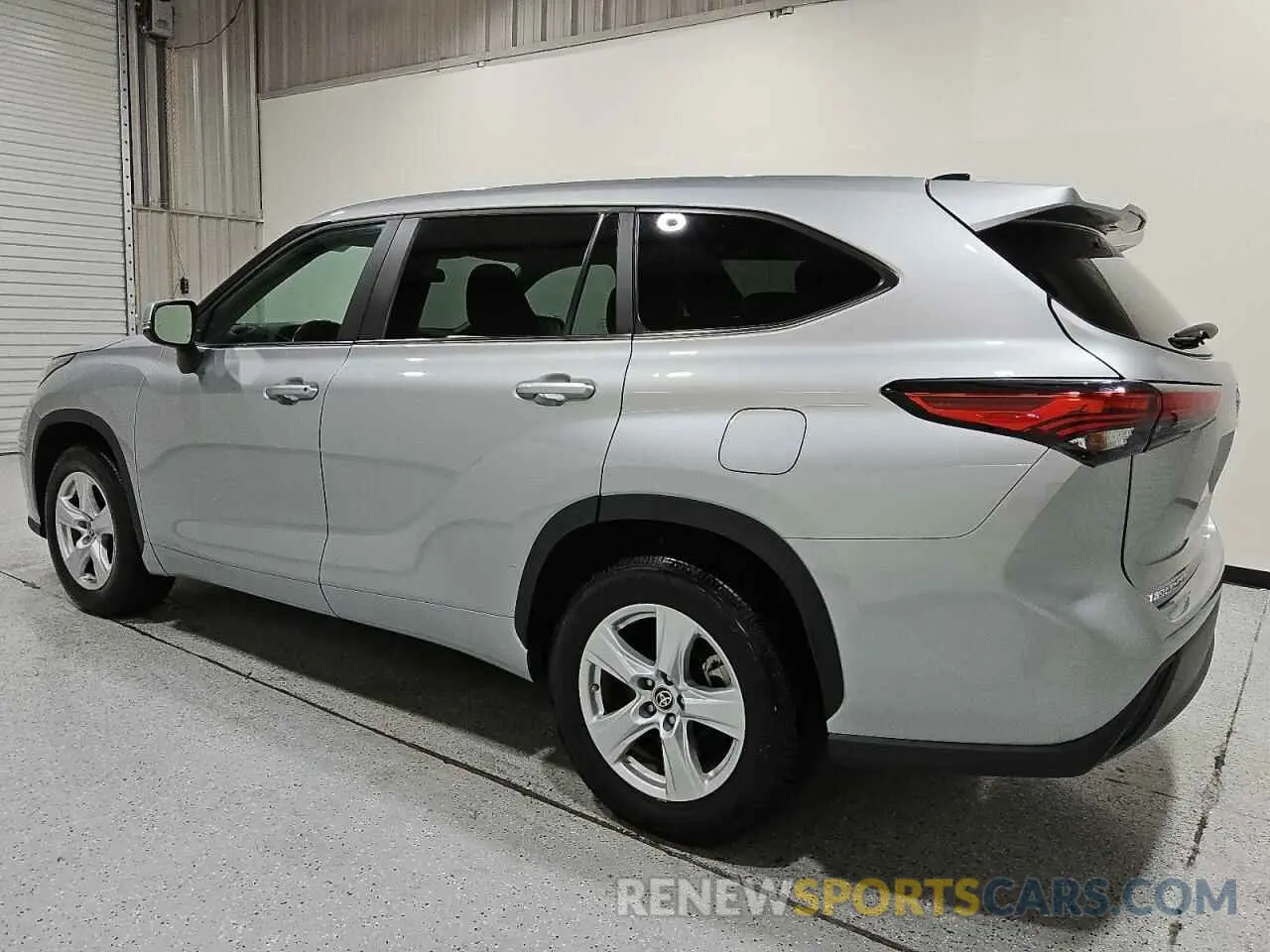 2 Фотография поврежденного автомобиля 5TDKDRAHXPS505296 TOYOTA HIGHLANDER 2023