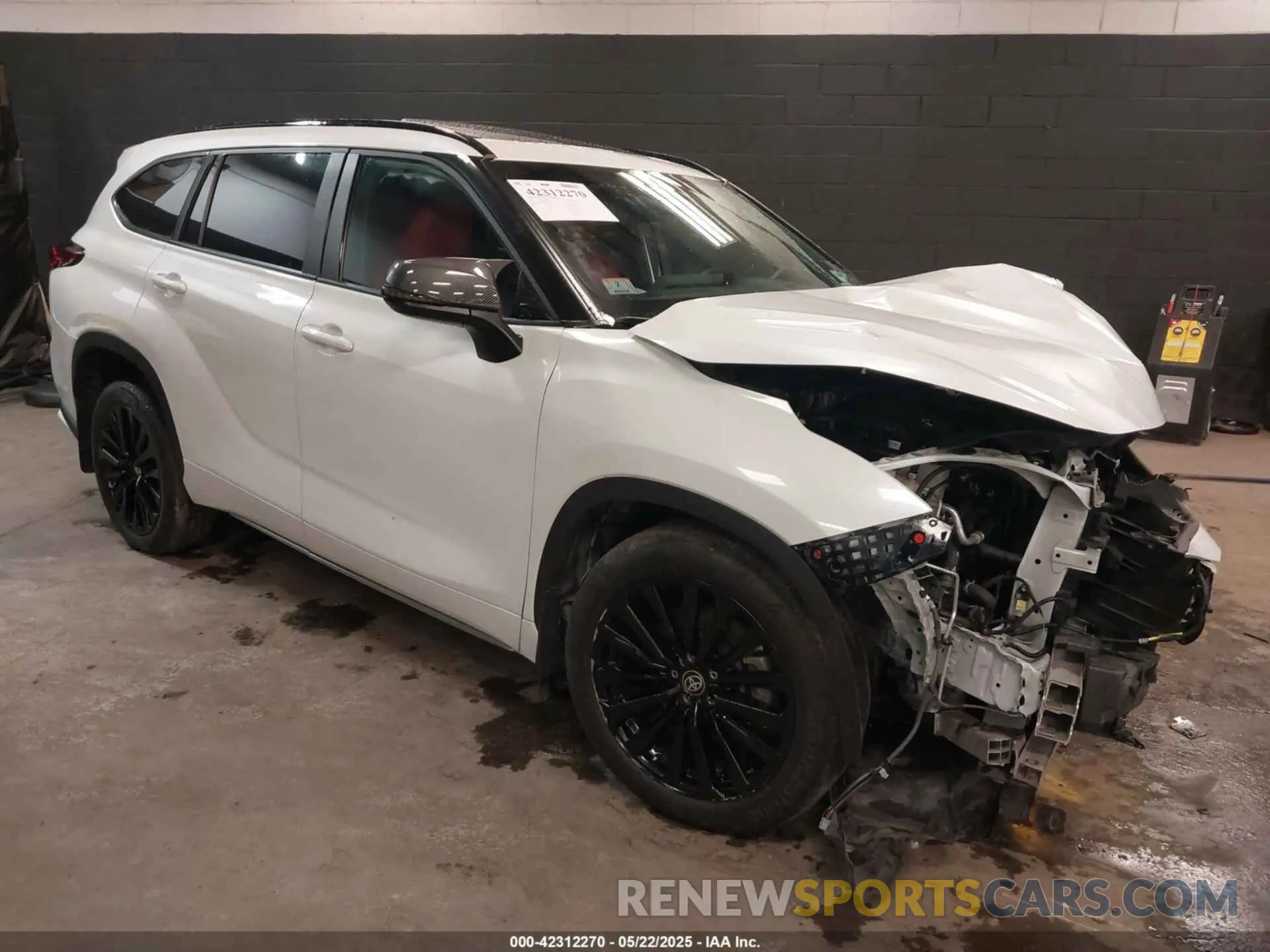 1 Фотография поврежденного автомобиля 5TDKDRBH1PS019040 TOYOTA HIGHLANDER 2023