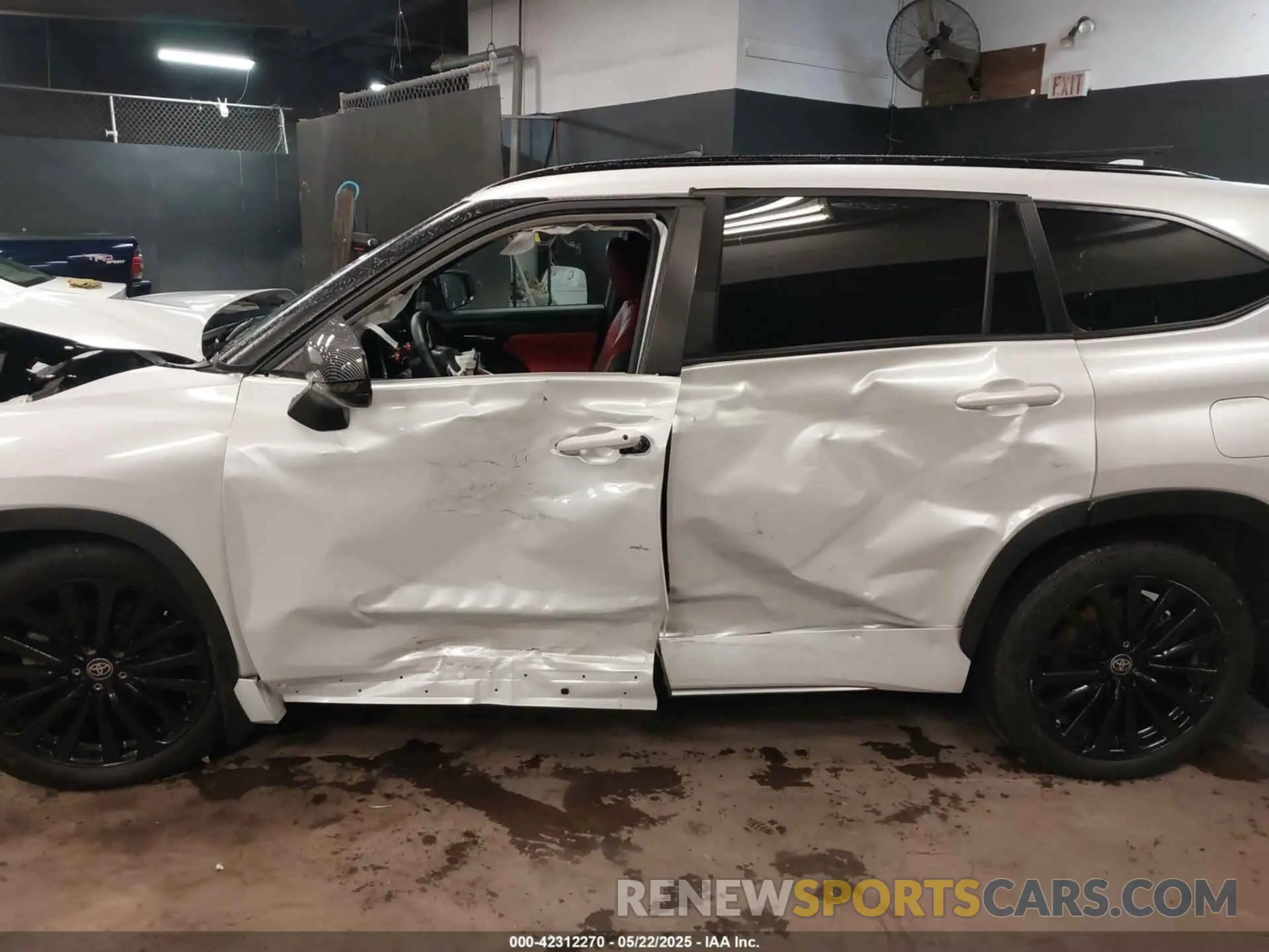 14 Фотография поврежденного автомобиля 5TDKDRBH1PS019040 TOYOTA HIGHLANDER 2023