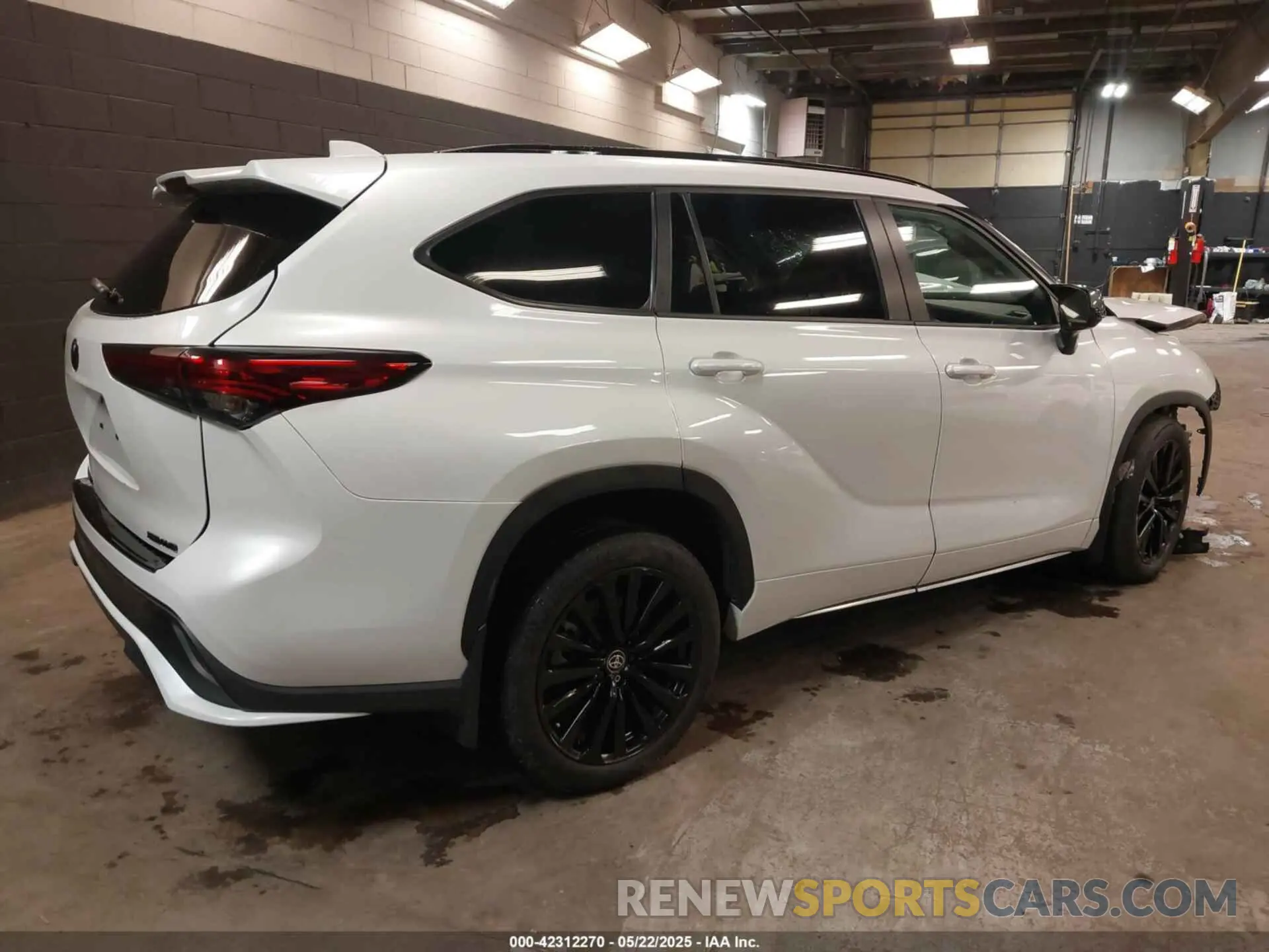 4 Фотография поврежденного автомобиля 5TDKDRBH1PS019040 TOYOTA HIGHLANDER 2023