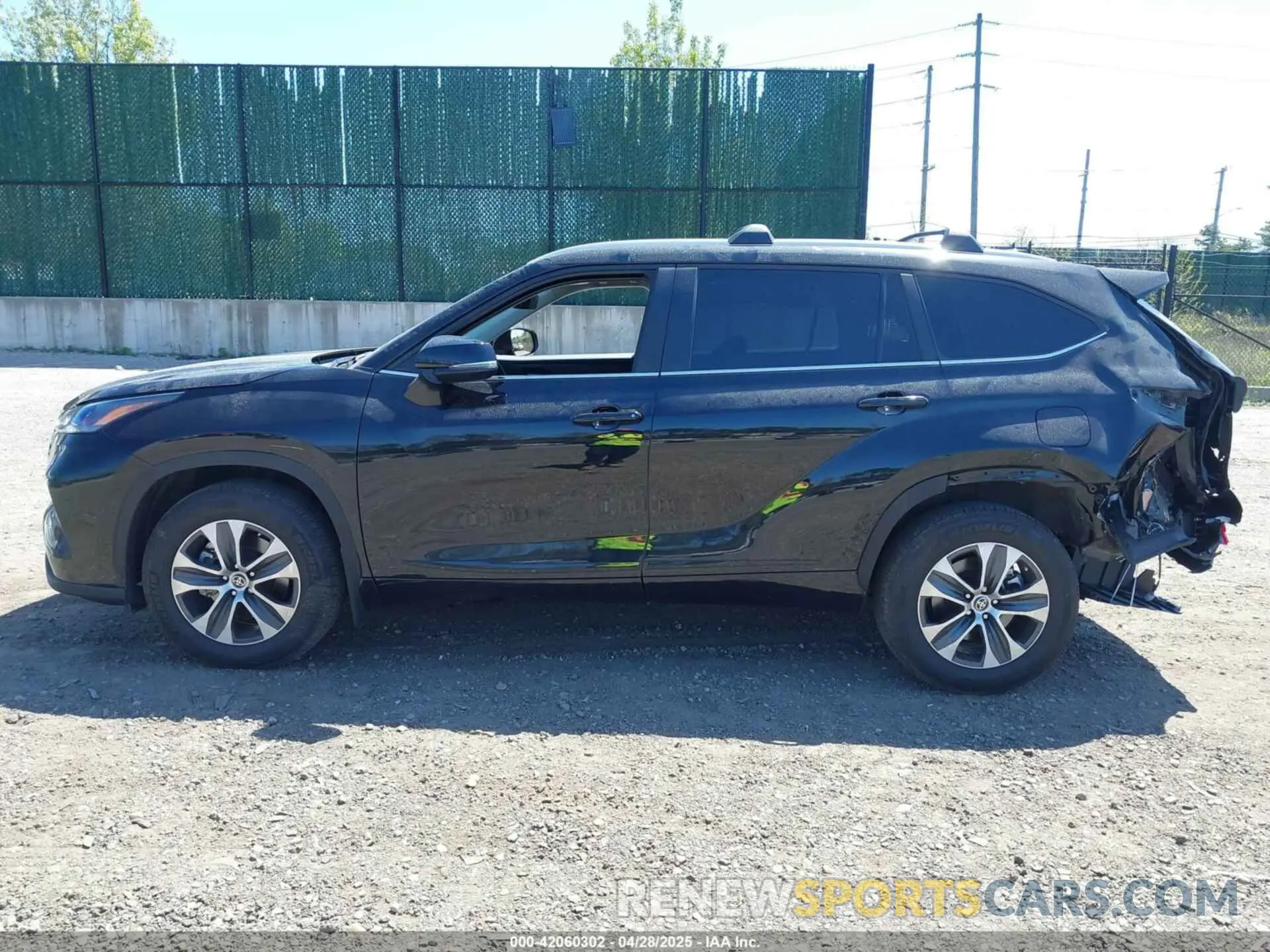 14 Photograph of a damaged car 5TDKDRBH2PS018091 TOYOTA HIGHLANDER 2023