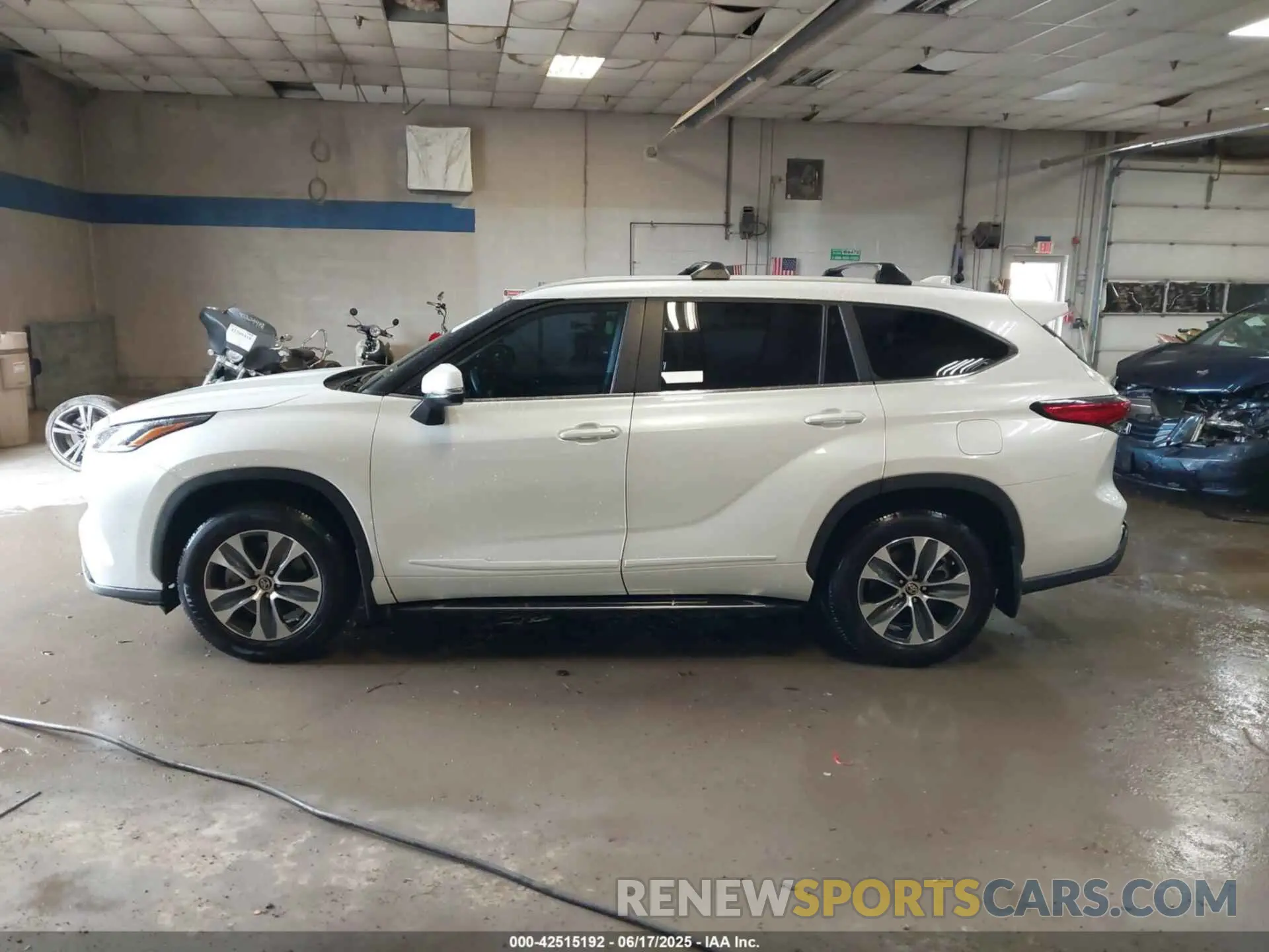 14 Photograph of a damaged car 5TDKDRBH2PS042150 TOYOTA HIGHLANDER 2023