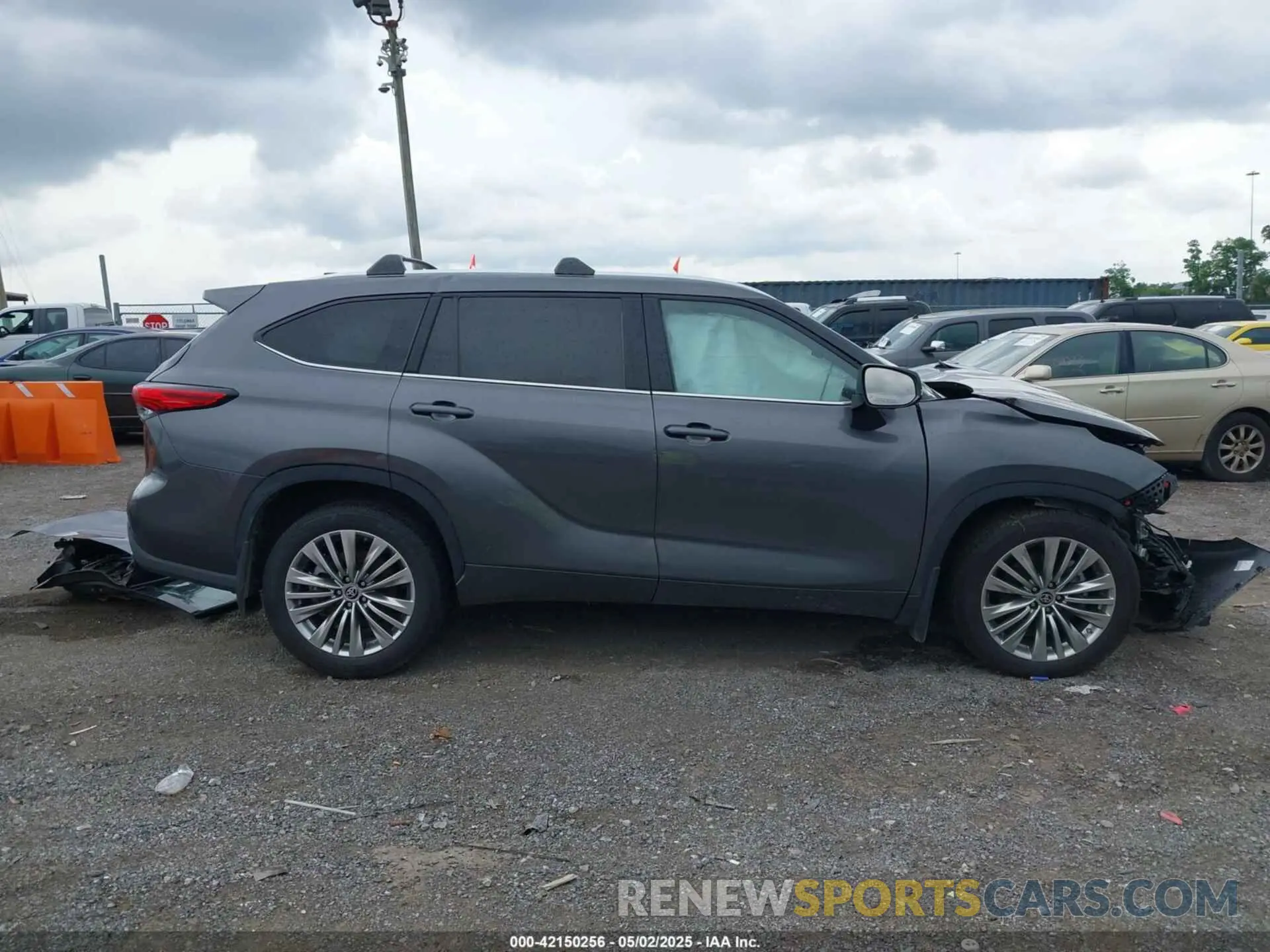13 Photograph of a damaged car 5TDKDRBH2PS510149 TOYOTA HIGHLANDER 2023