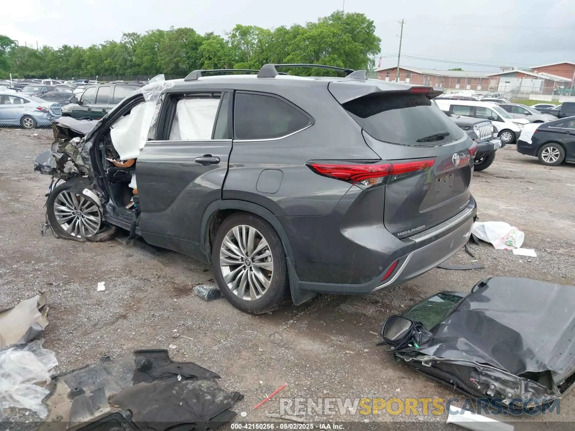 3 Photograph of a damaged car 5TDKDRBH2PS510149 TOYOTA HIGHLANDER 2023