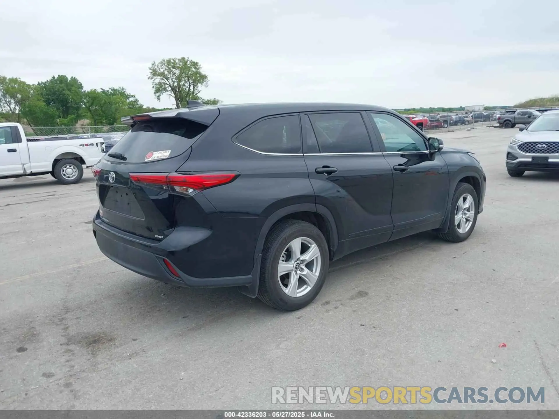 4 Photograph of a damaged car 5TDKDRBH2PS515299 TOYOTA HIGHLANDER 2023