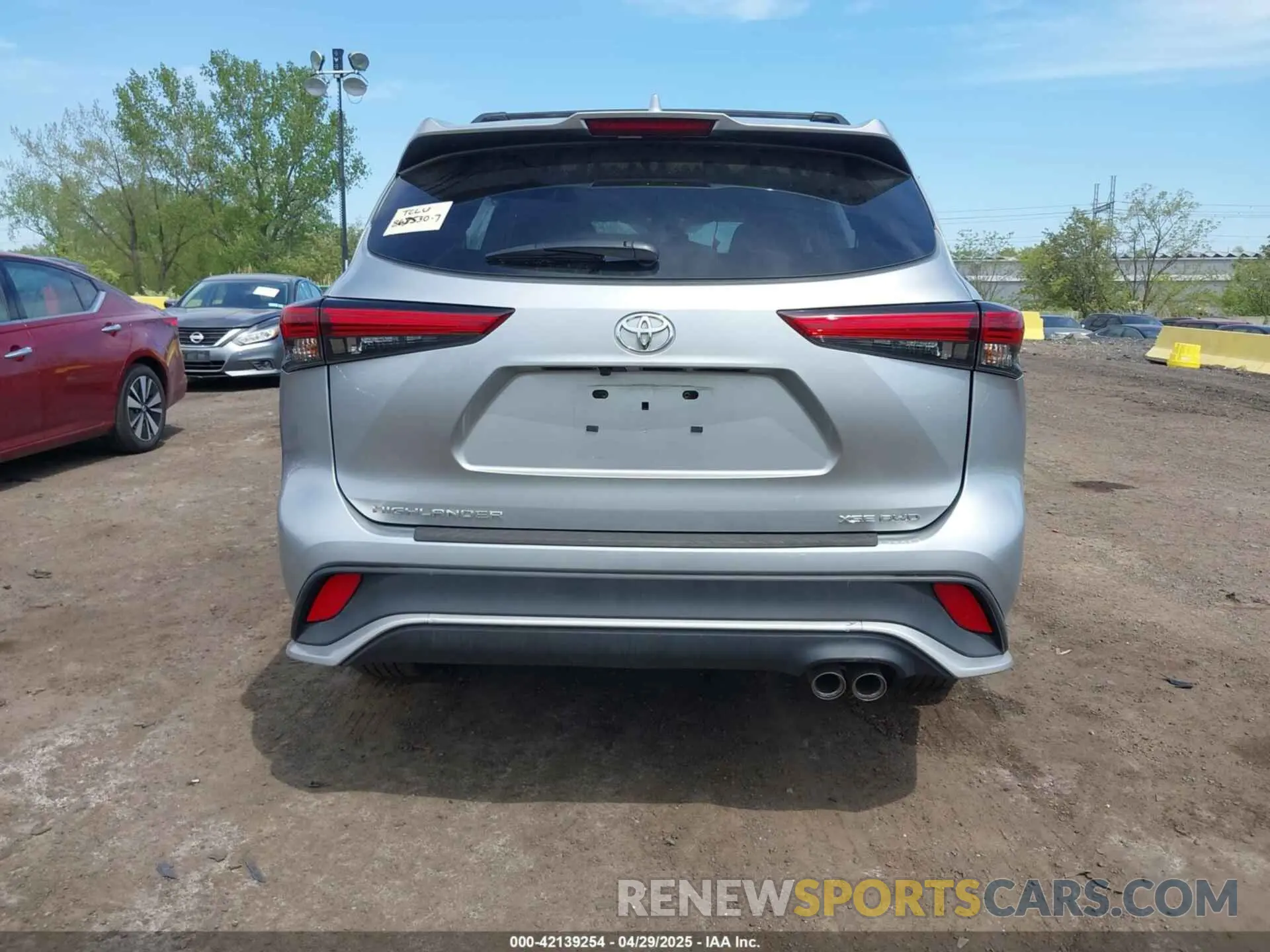 15 Photograph of a damaged car 5TDKDRBH3PS001588 TOYOTA HIGHLANDER 2023