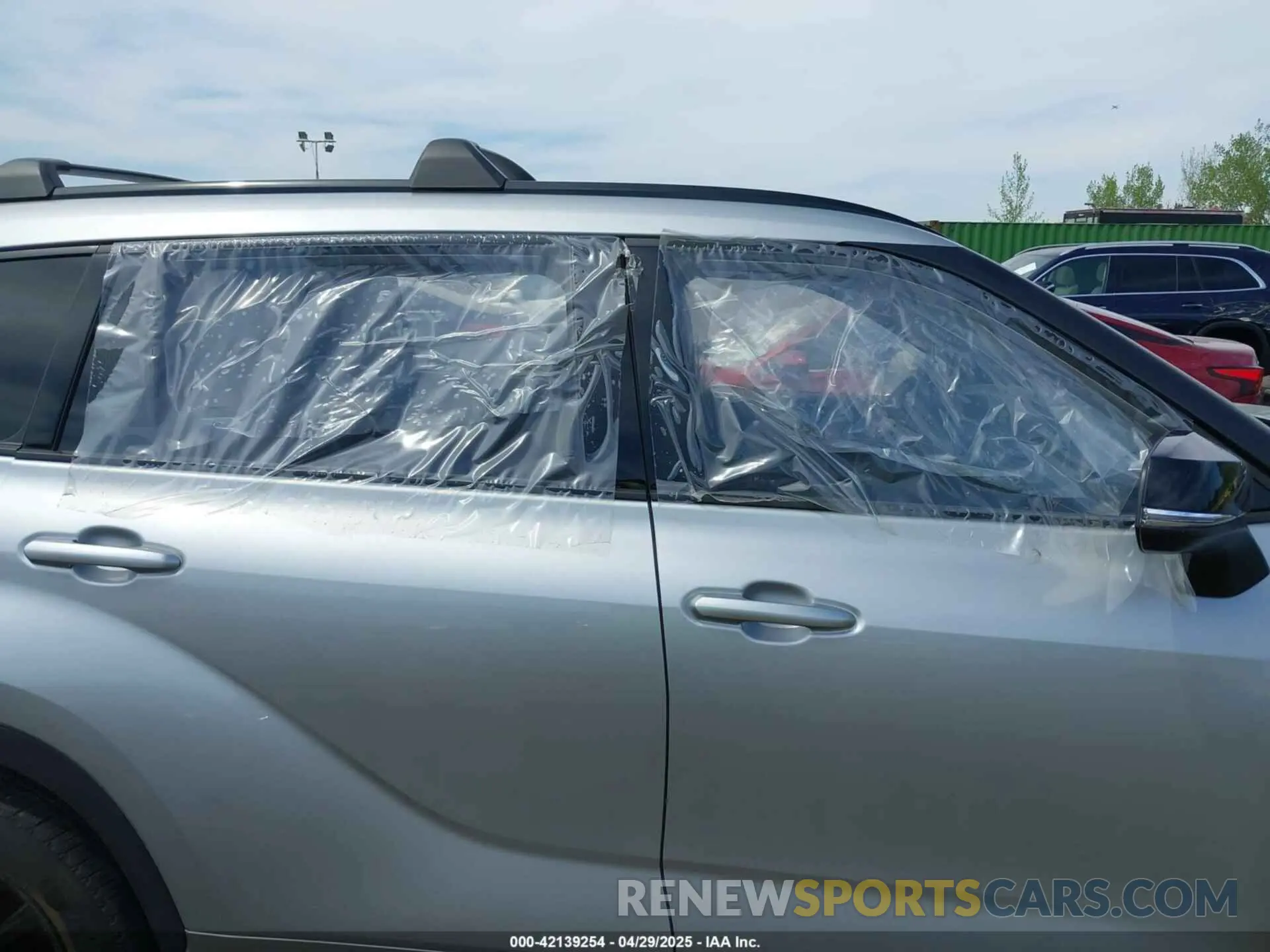 16 Photograph of a damaged car 5TDKDRBH3PS001588 TOYOTA HIGHLANDER 2023
