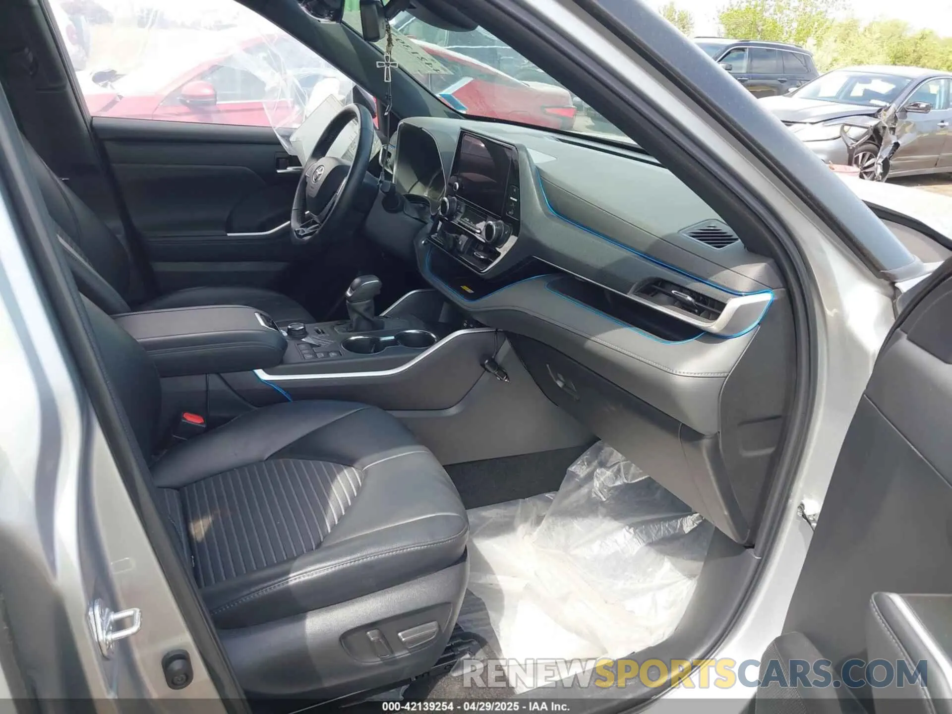 5 Photograph of a damaged car 5TDKDRBH3PS001588 TOYOTA HIGHLANDER 2023