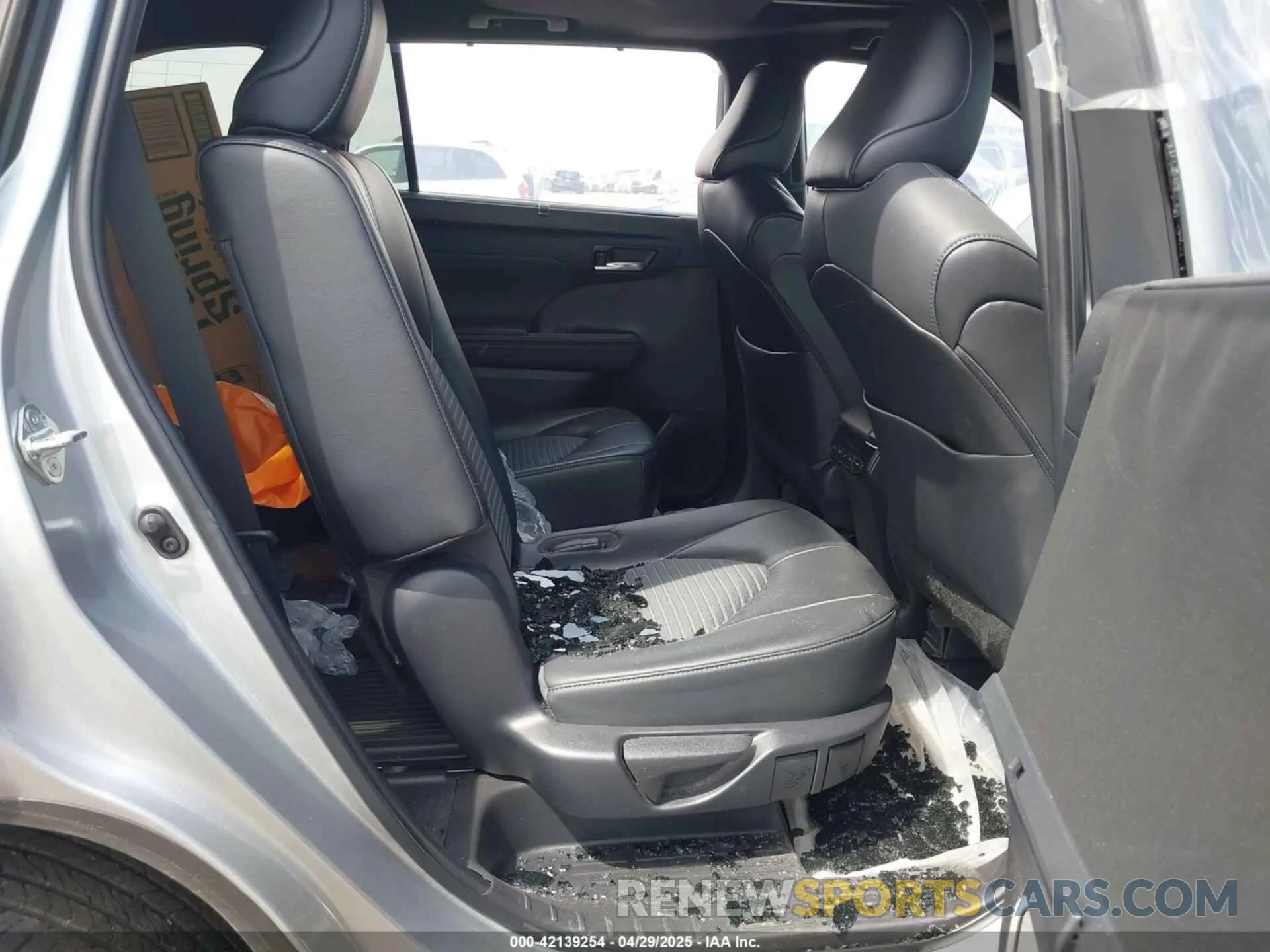 8 Photograph of a damaged car 5TDKDRBH3PS001588 TOYOTA HIGHLANDER 2023