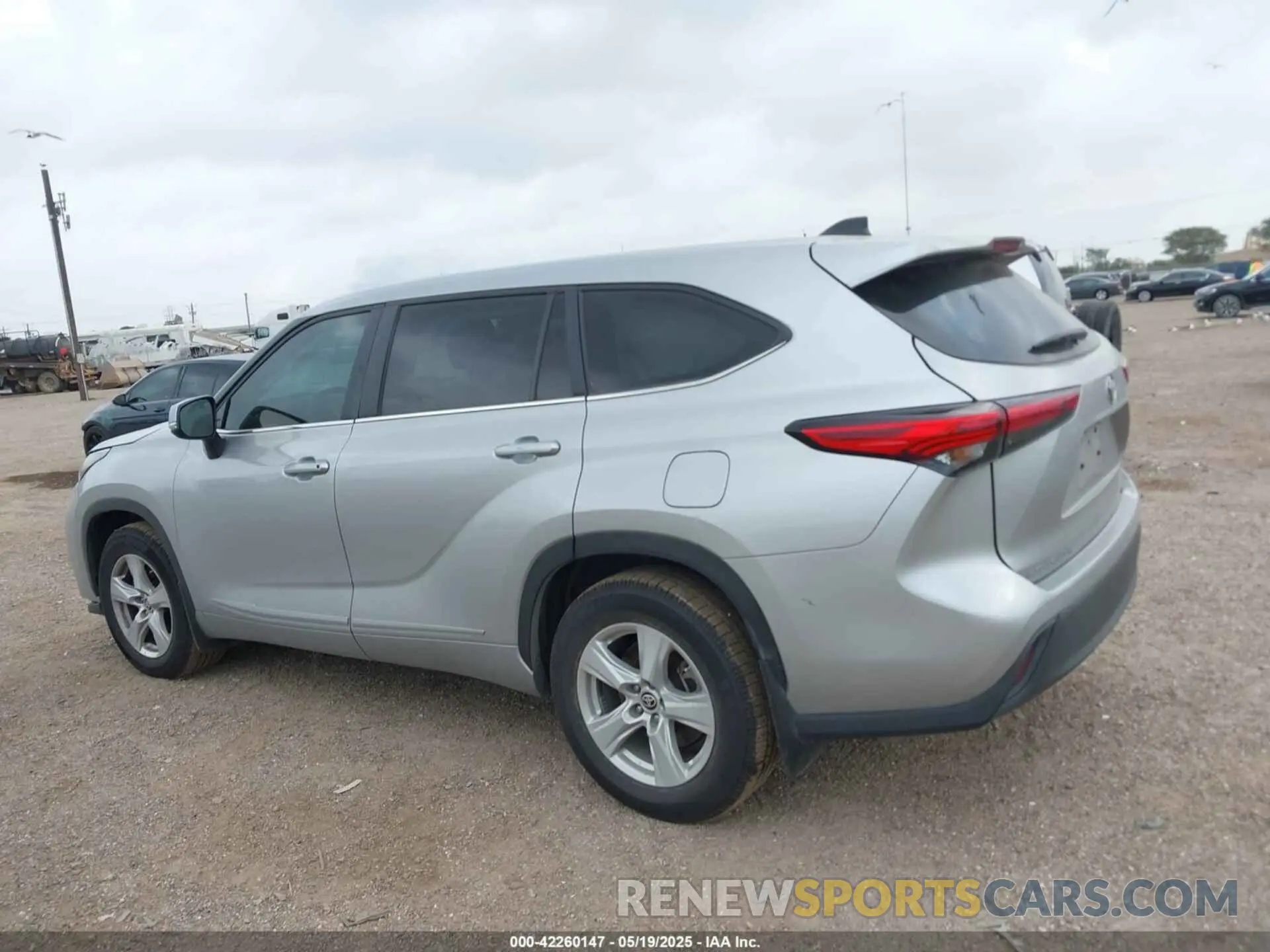 14 Photograph of a damaged car 5TDKDRBH3PS522388 TOYOTA HIGHLANDER 2023