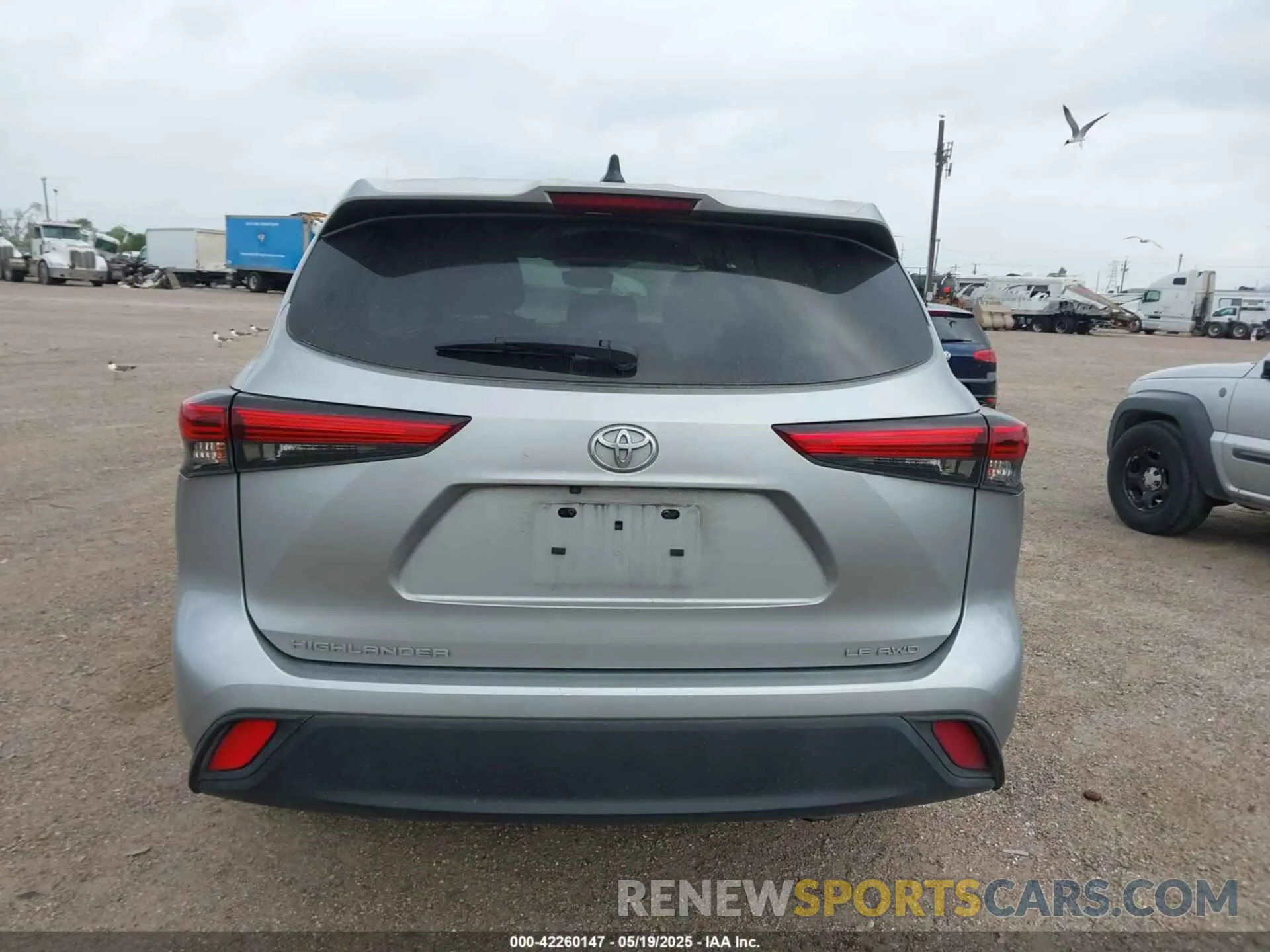 16 Photograph of a damaged car 5TDKDRBH3PS522388 TOYOTA HIGHLANDER 2023