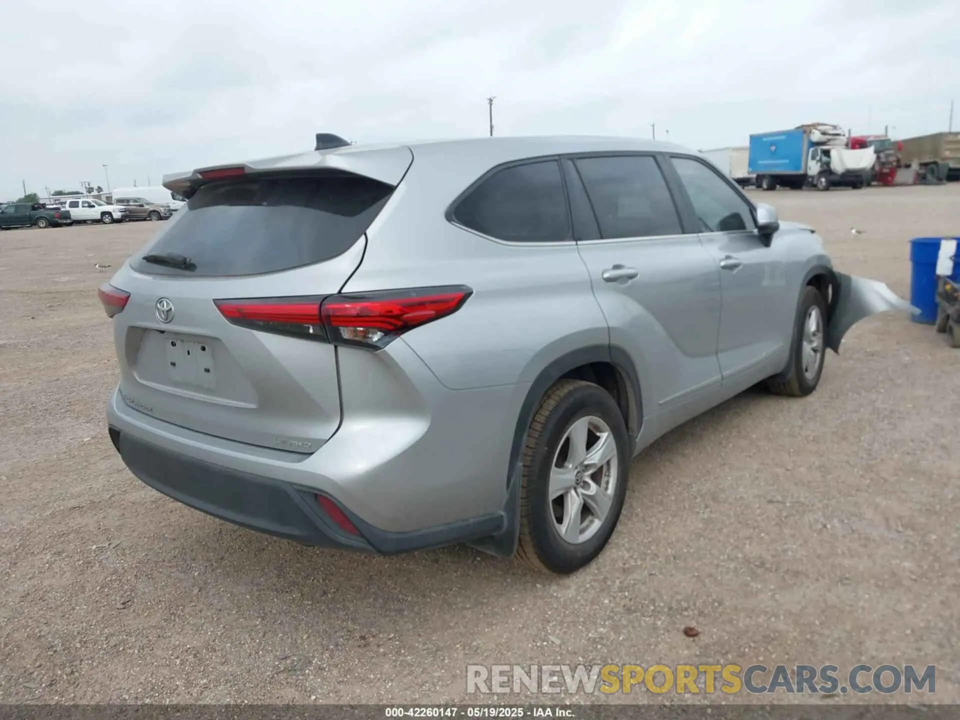 4 Photograph of a damaged car 5TDKDRBH3PS522388 TOYOTA HIGHLANDER 2023
