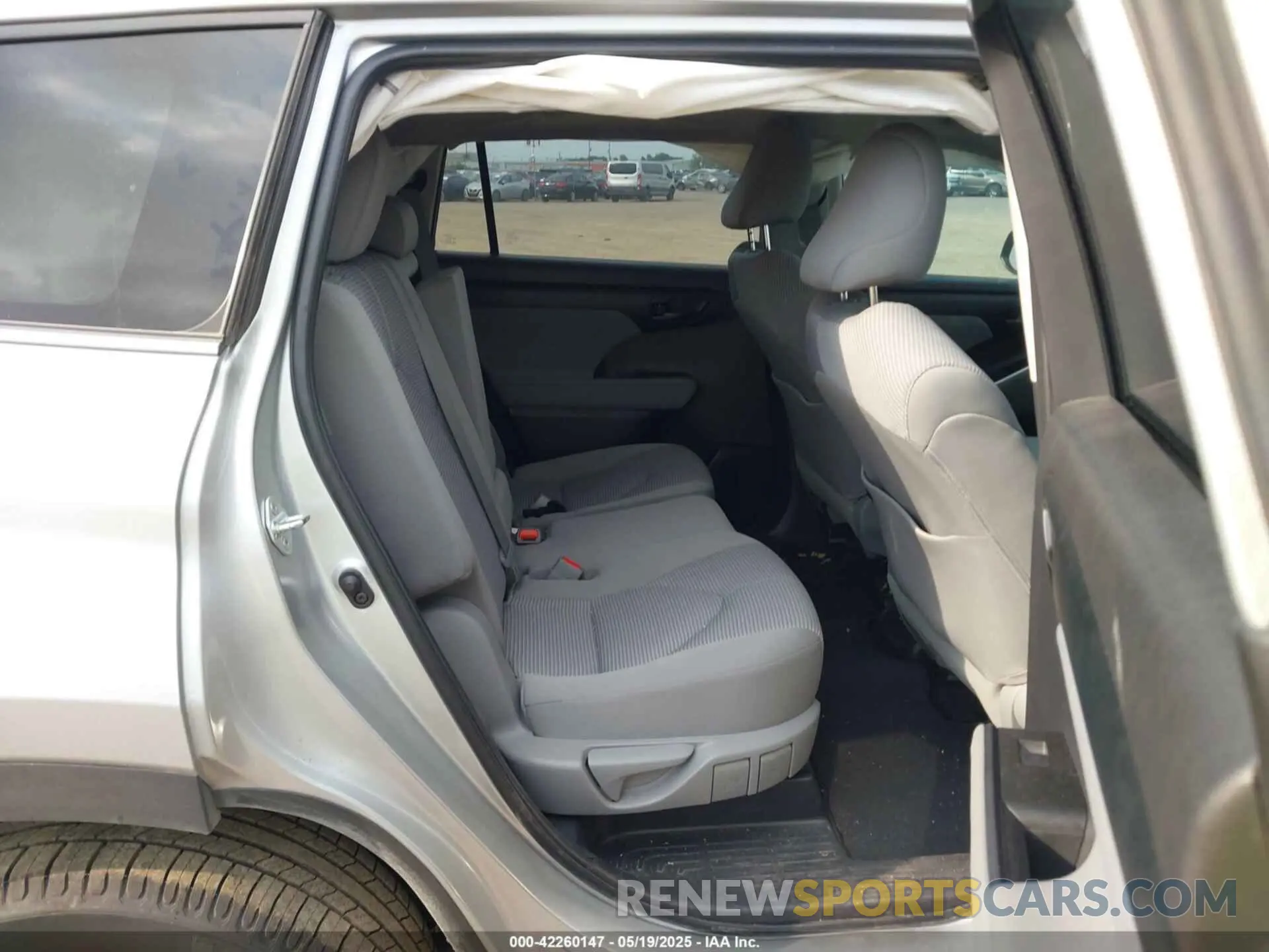 8 Photograph of a damaged car 5TDKDRBH3PS522388 TOYOTA HIGHLANDER 2023