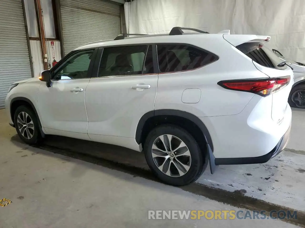 2 Photograph of a damaged car 5TDKDRBH4PS023924 TOYOTA HIGHLANDER 2023