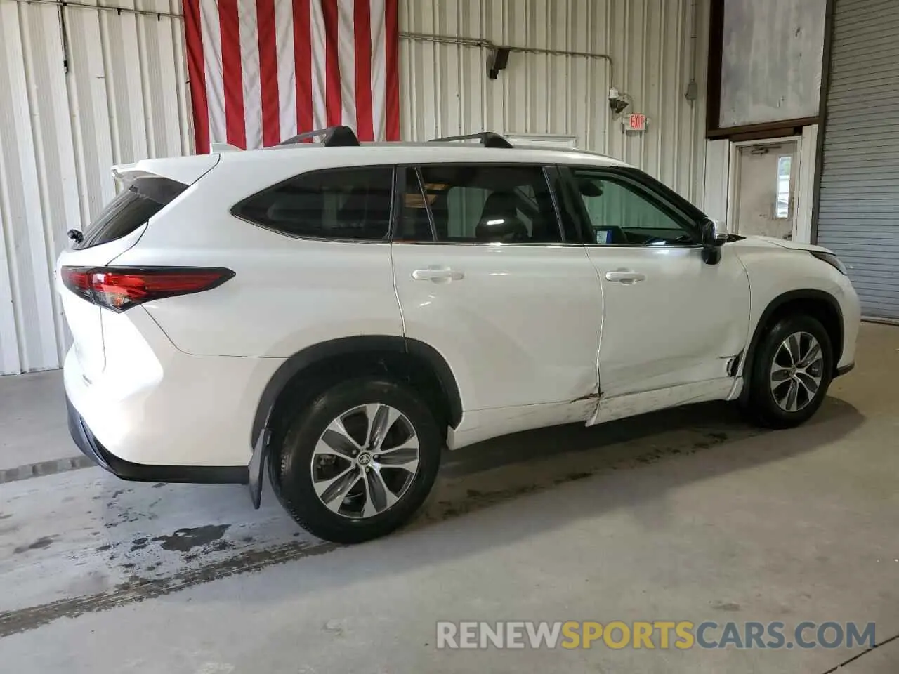 3 Photograph of a damaged car 5TDKDRBH4PS023924 TOYOTA HIGHLANDER 2023