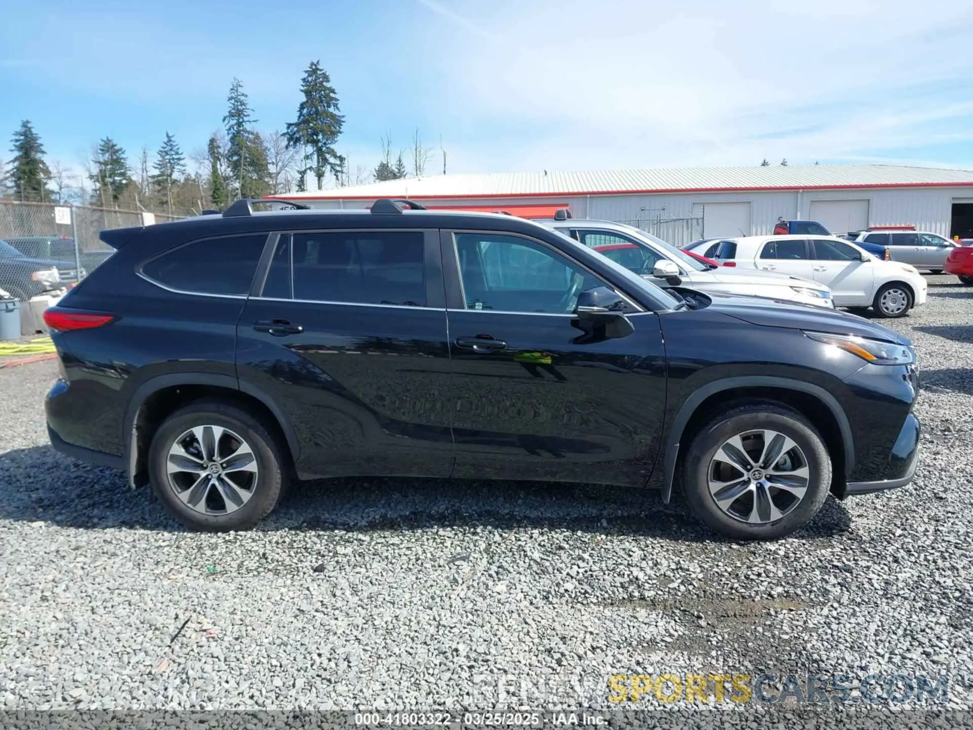13 Photograph of a damaged car 5TDKDRBH4PS028847 TOYOTA HIGHLANDER 2023