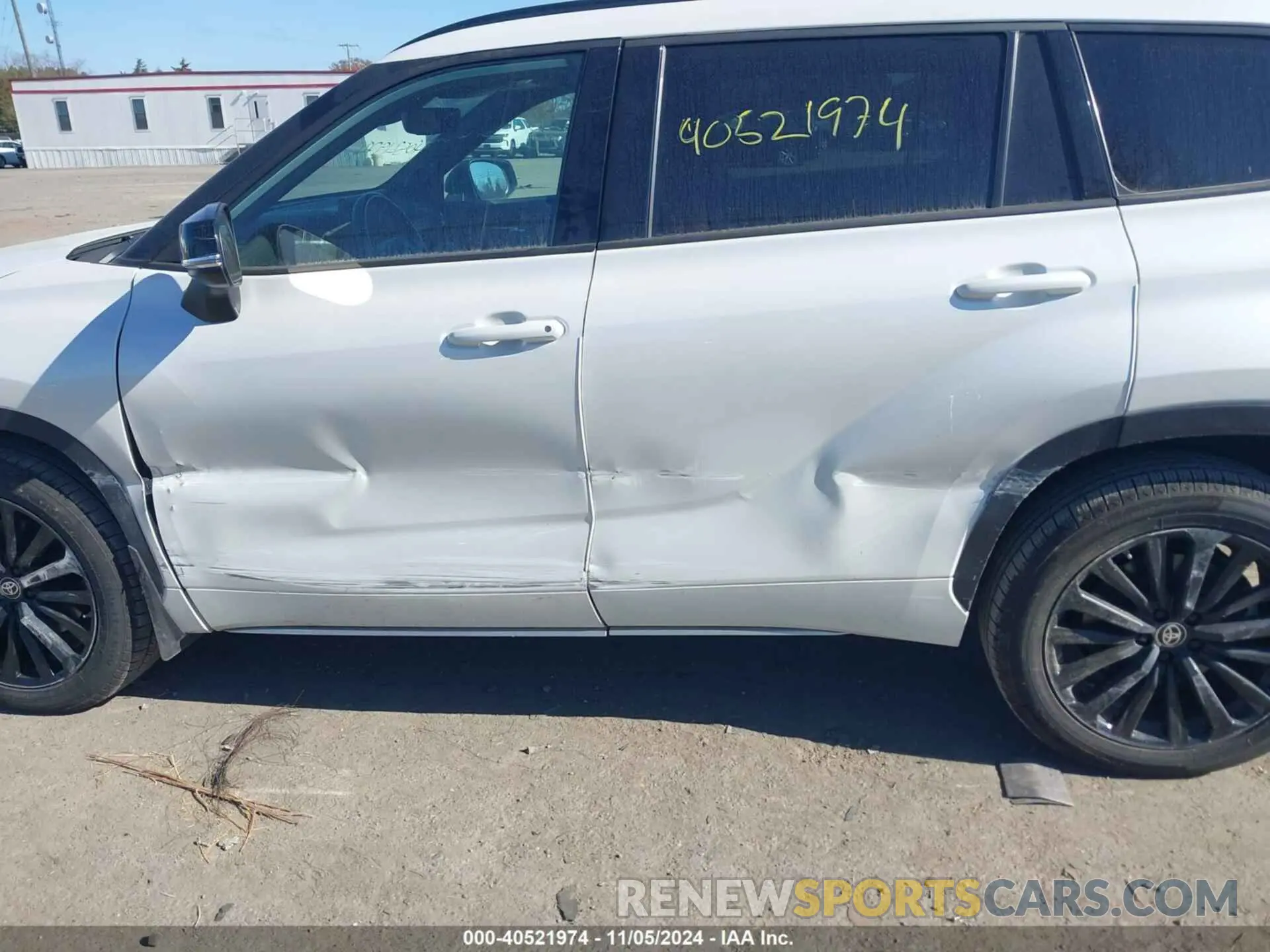 17 Photograph of a damaged car 5TDKDRBH4PS507222 TOYOTA HIGHLANDER 2023