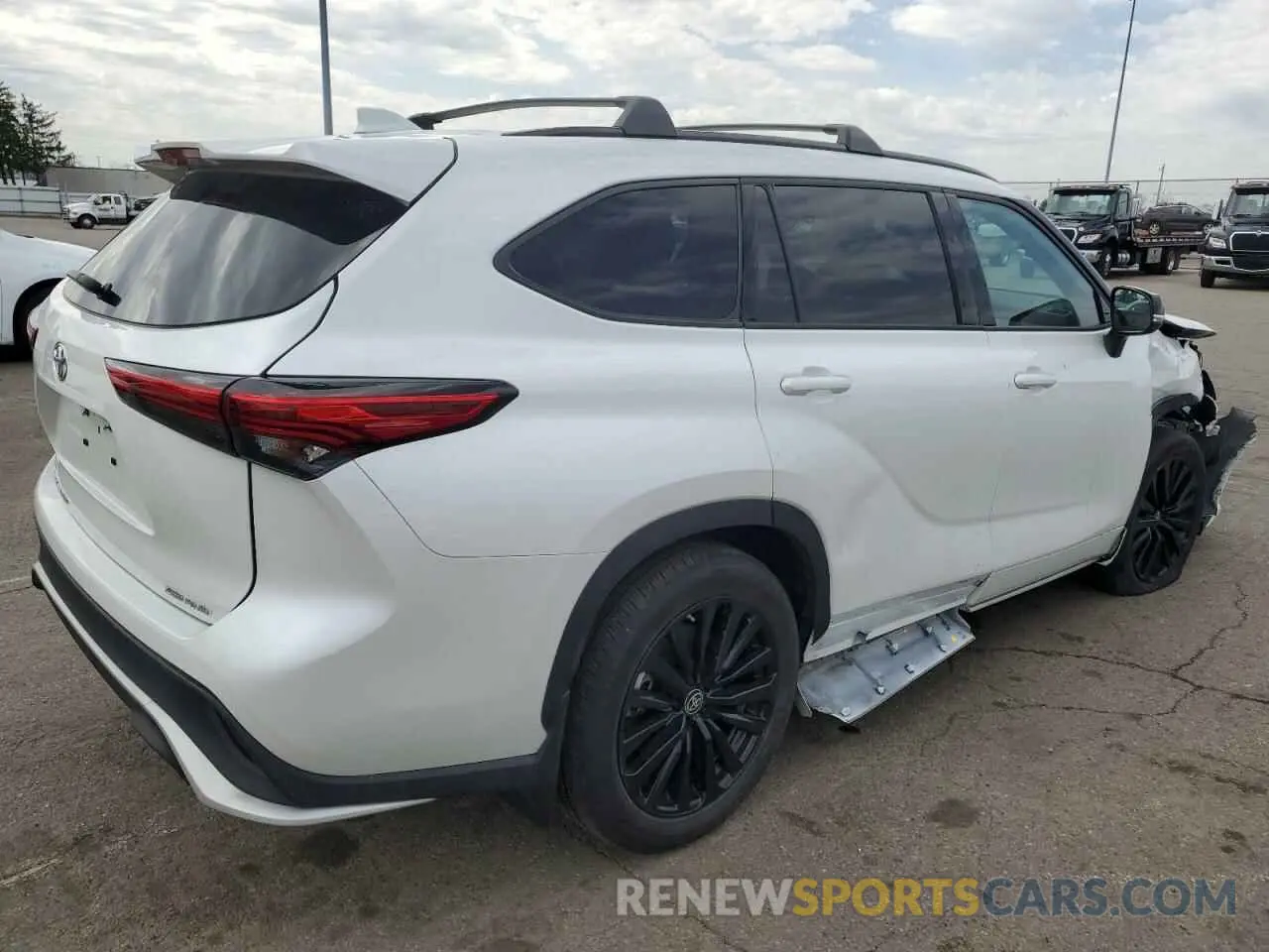 3 Фотография поврежденного автомобиля 5TDKDRBH4PS508354 TOYOTA HIGHLANDER 2023