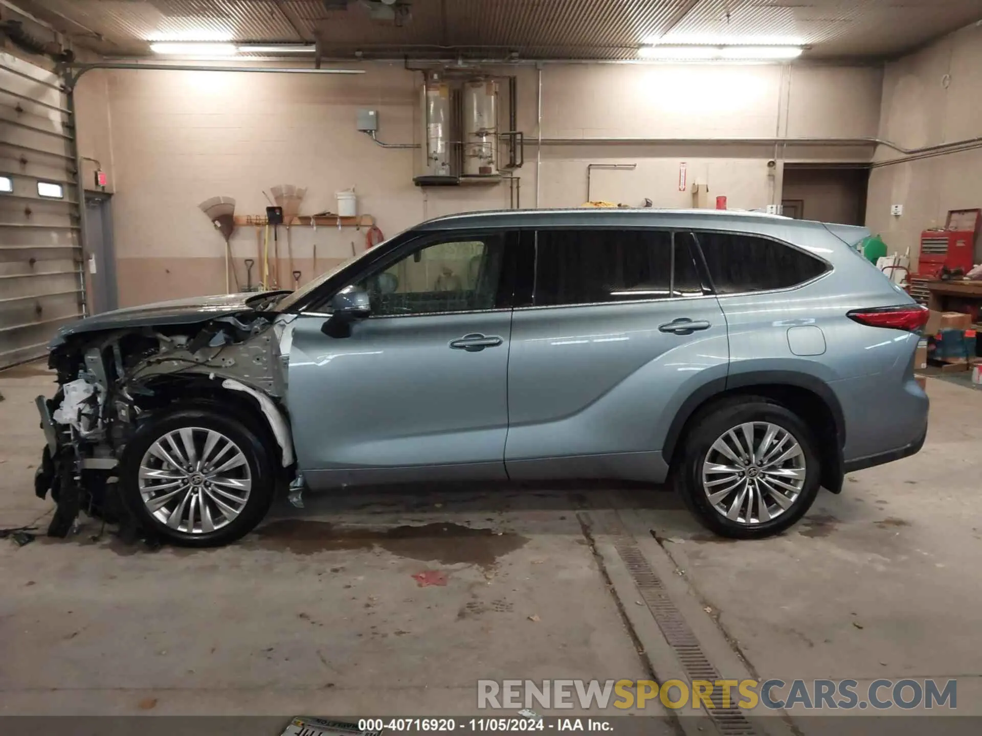 14 Photograph of a damaged car 5TDKDRBH4PS528247 TOYOTA HIGHLANDER 2023