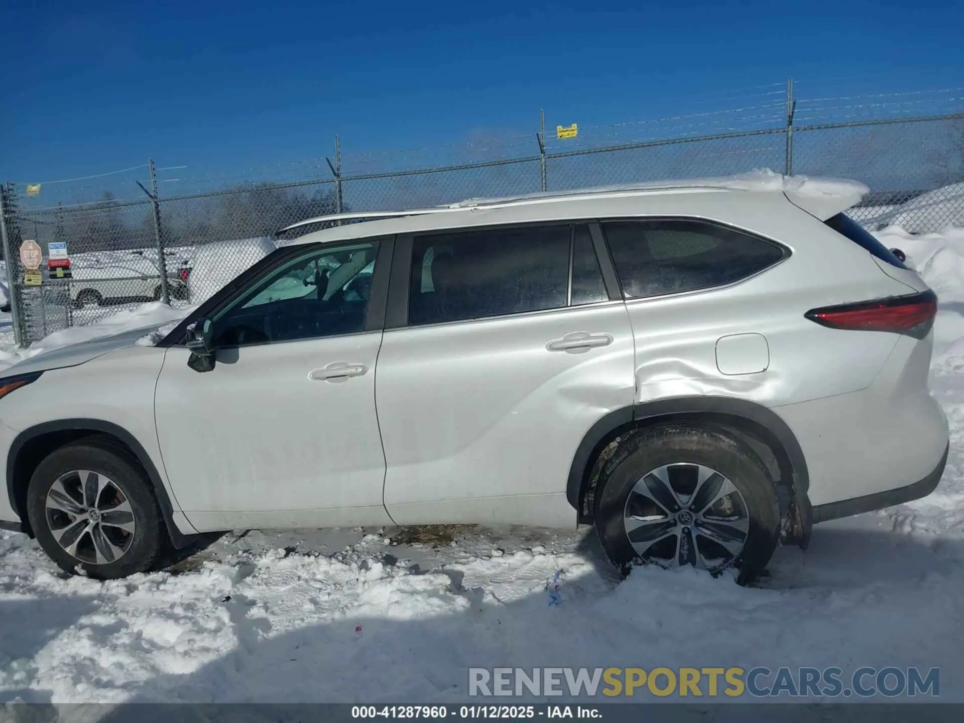 14 Photograph of a damaged car 5TDKDRBH5PS008770 TOYOTA HIGHLANDER 2023