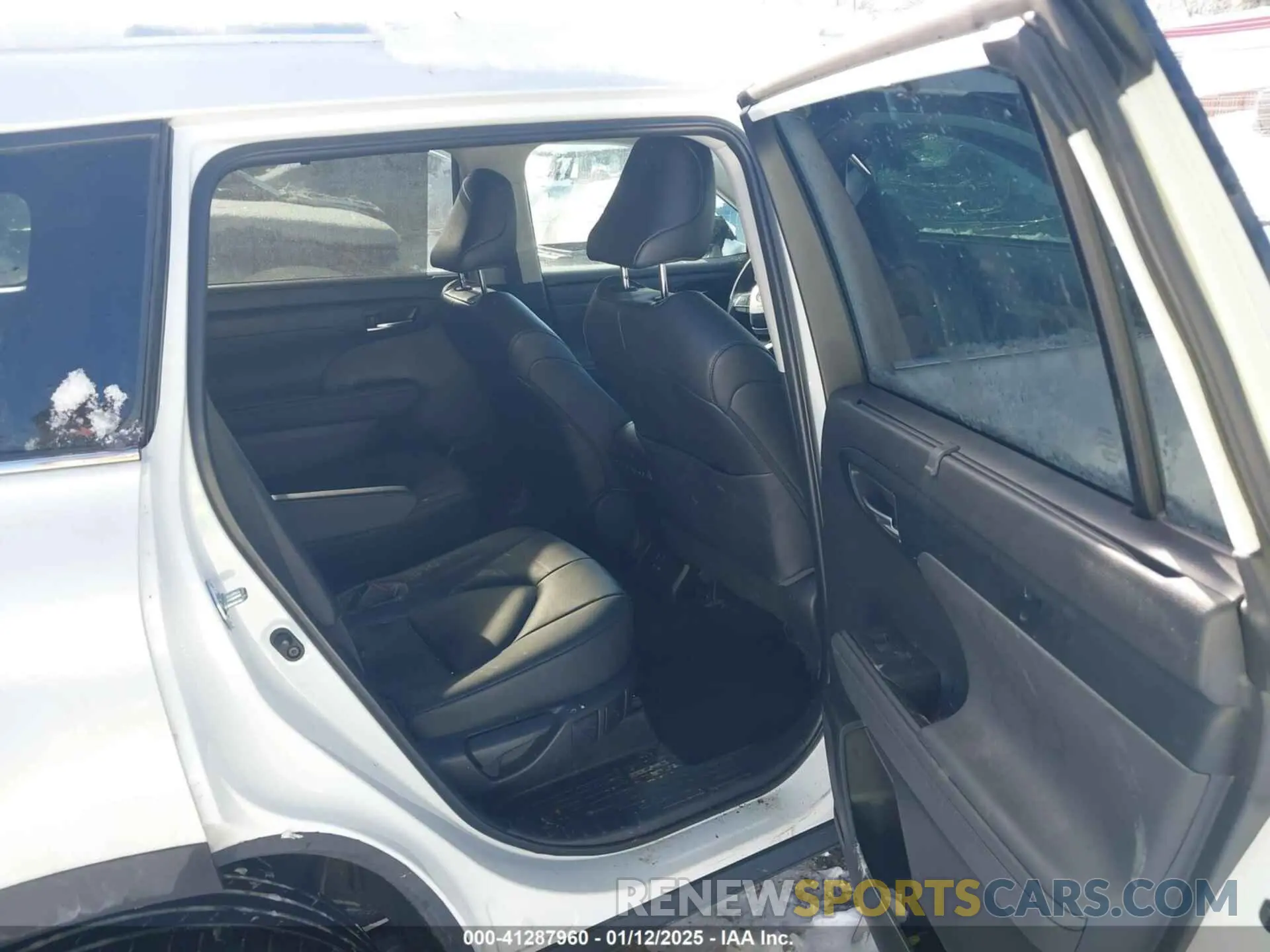 8 Photograph of a damaged car 5TDKDRBH5PS008770 TOYOTA HIGHLANDER 2023