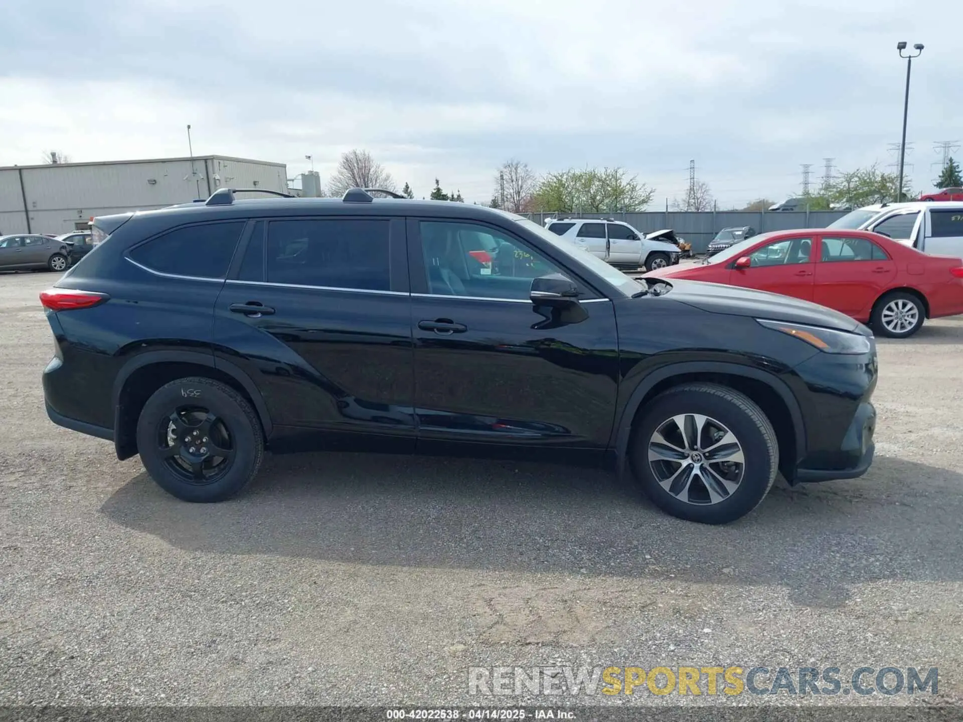 13 Photograph of a damaged car 5TDKDRBH5PS507813 TOYOTA HIGHLANDER 2023