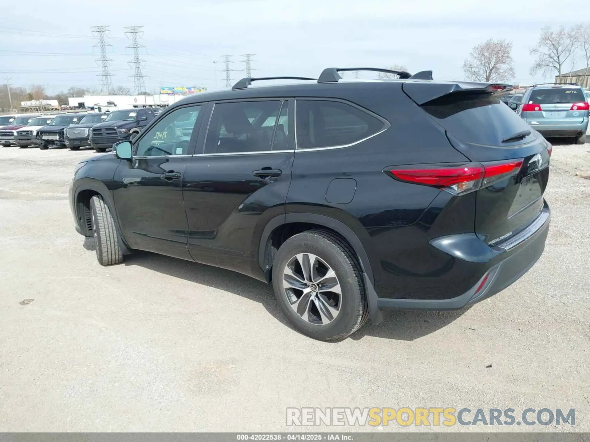 3 Photograph of a damaged car 5TDKDRBH5PS507813 TOYOTA HIGHLANDER 2023
