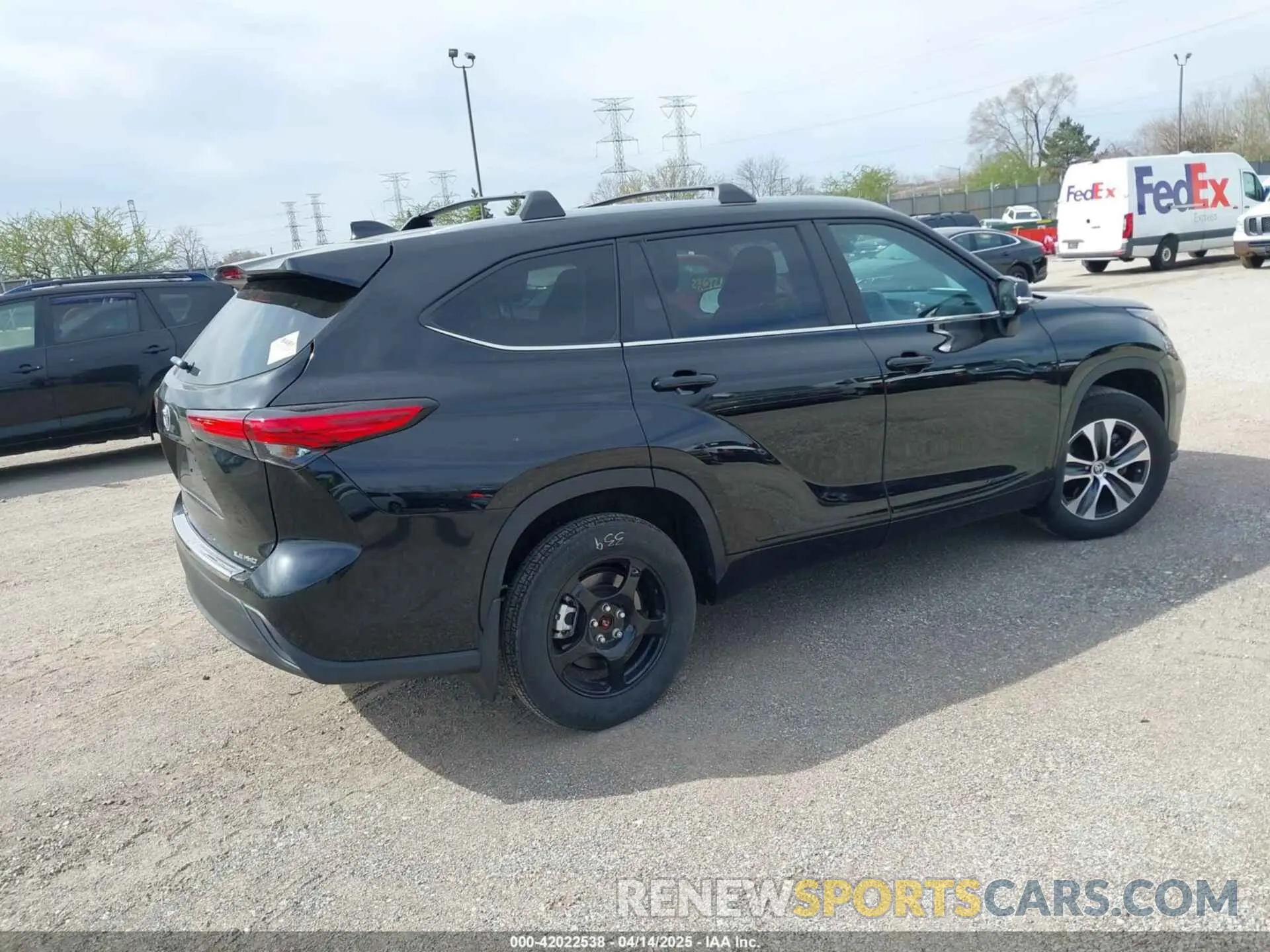 4 Photograph of a damaged car 5TDKDRBH5PS507813 TOYOTA HIGHLANDER 2023
