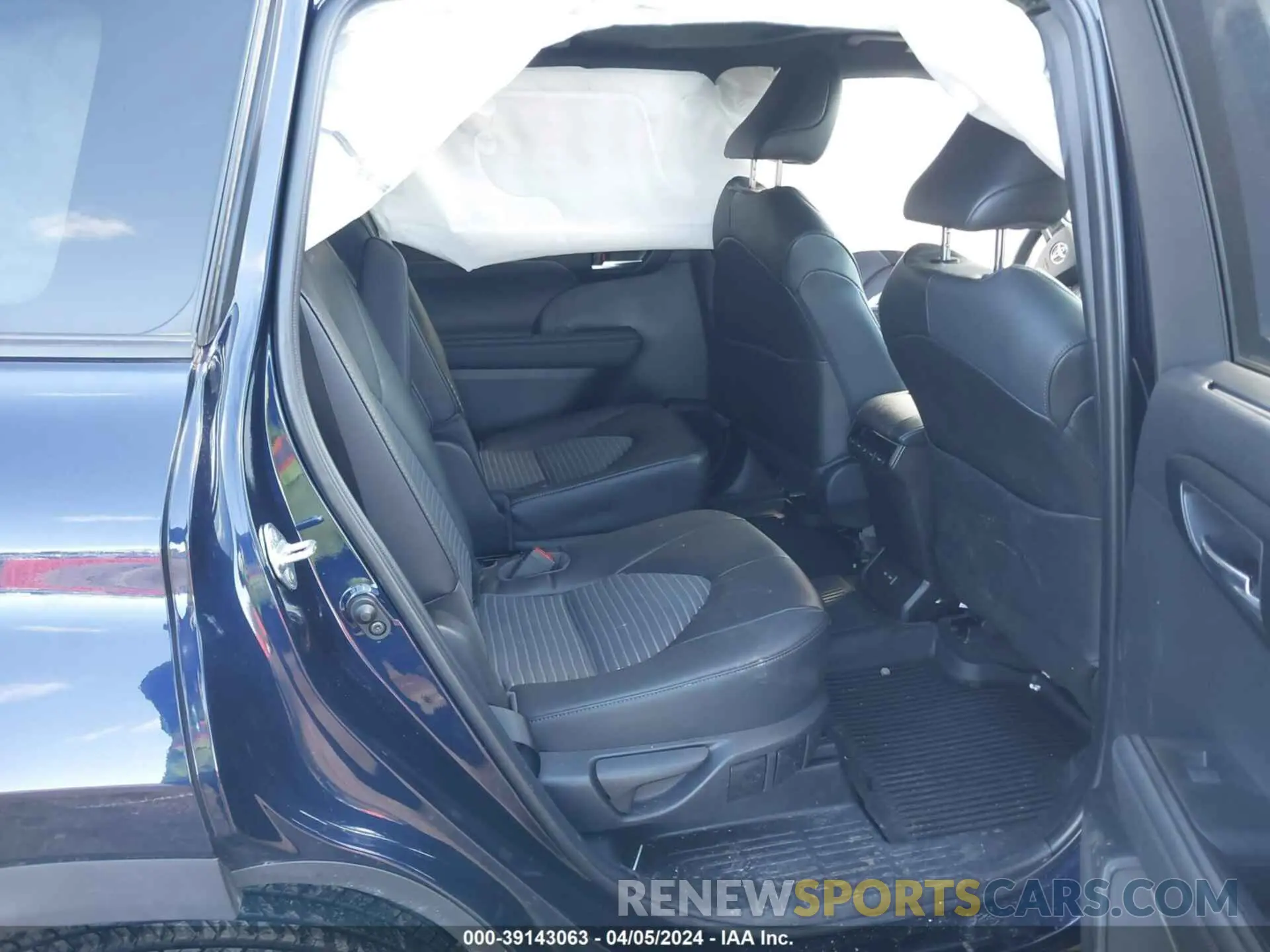 8 Photograph of a damaged car 5TDKDRBH6PS016344 TOYOTA HIGHLANDER 2023