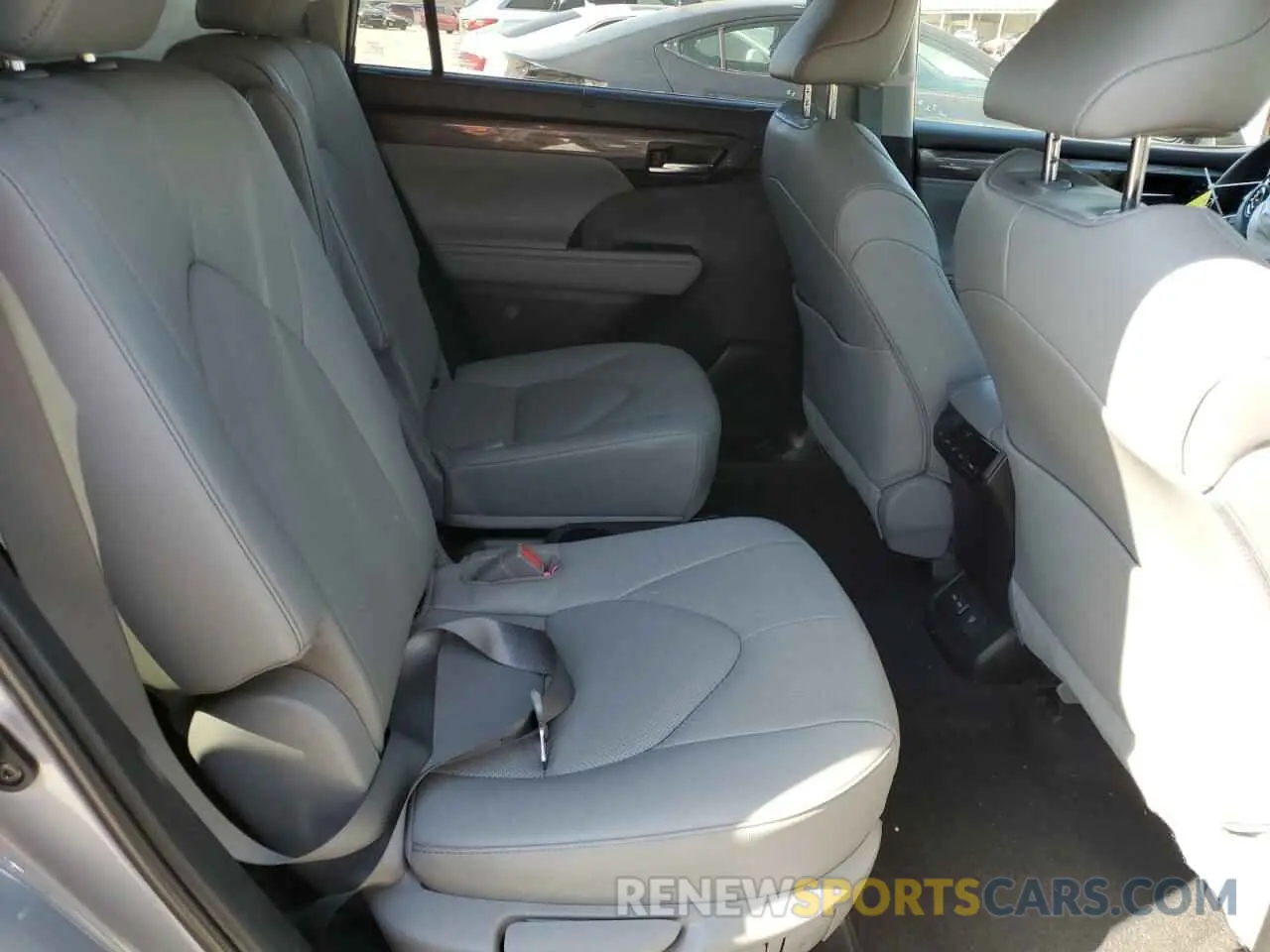 11 Photograph of a damaged car 5TDKDRBH6PS019051 TOYOTA HIGHLANDER 2023