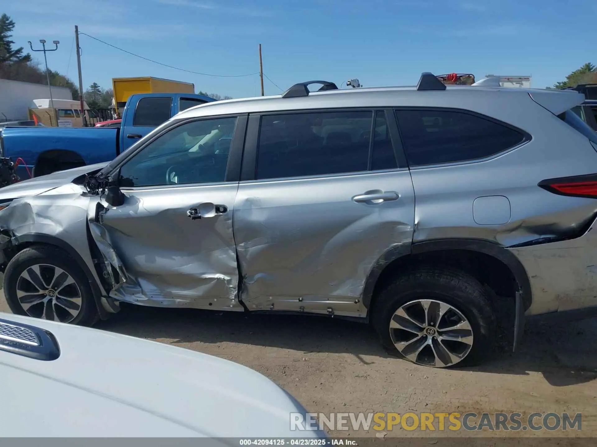 15 Photograph of a damaged car 5TDKDRBH6PS044676 TOYOTA HIGHLANDER 2023