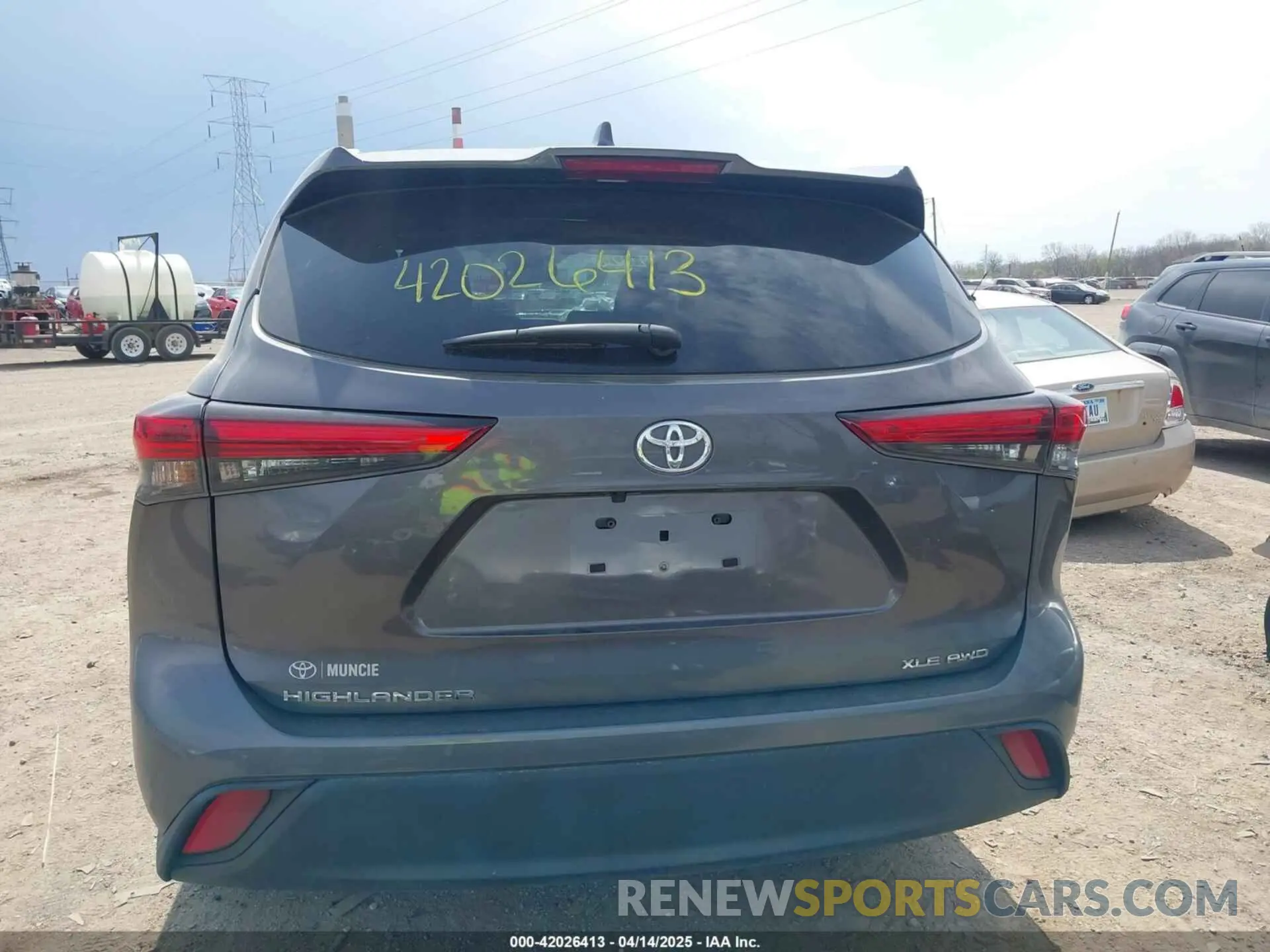 15 Photograph of a damaged car 5TDKDRBH6PS500241 TOYOTA HIGHLANDER 2023