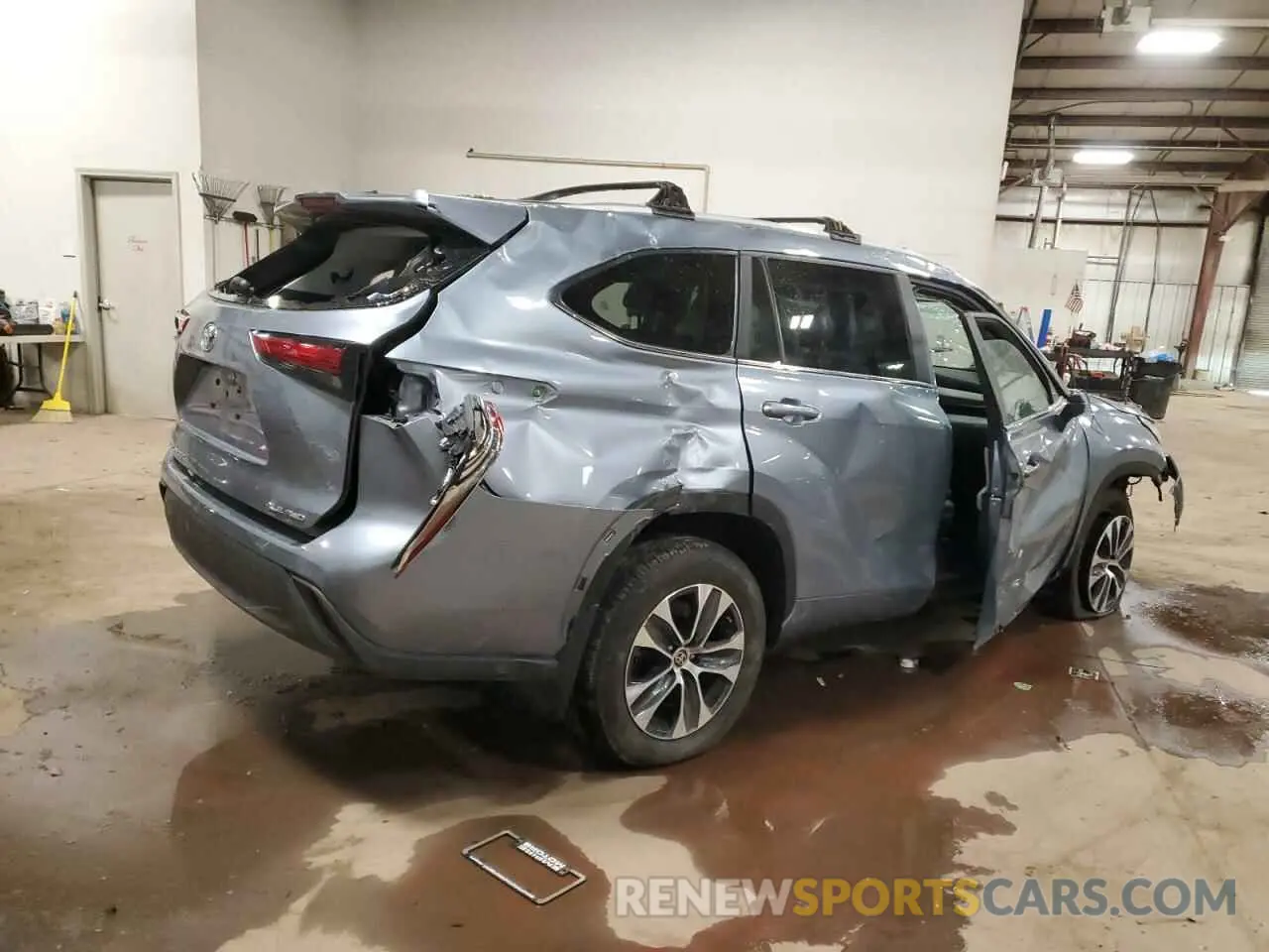 3 Photograph of a damaged car 5TDKDRBH7PS026817 TOYOTA HIGHLANDER 2023