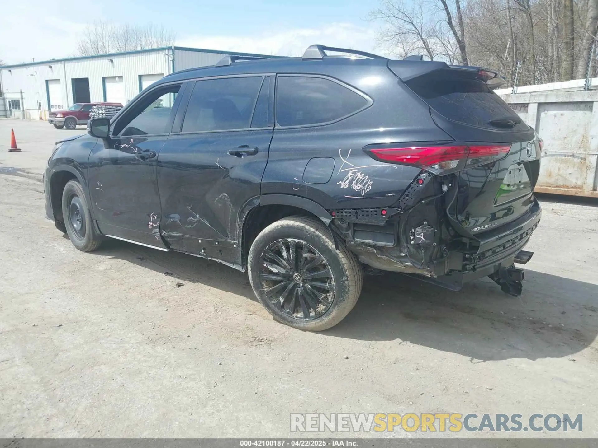 3 Фотография поврежденного автомобиля 5TDKDRBH8PS510656 TOYOTA HIGHLANDER 2023