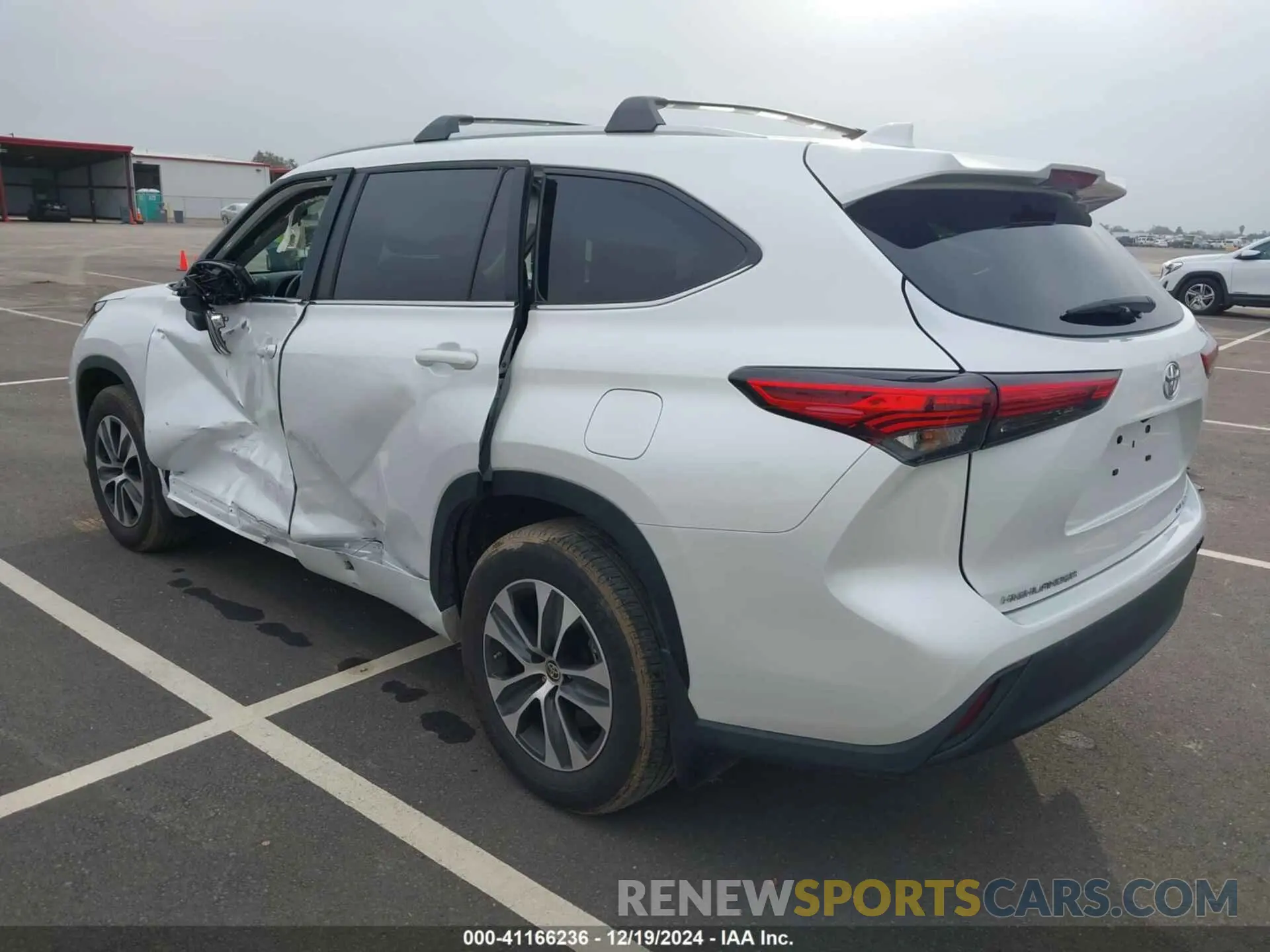 3 Фотография поврежденного автомобиля 5TDKDRBH8PS526341 TOYOTA HIGHLANDER 2023