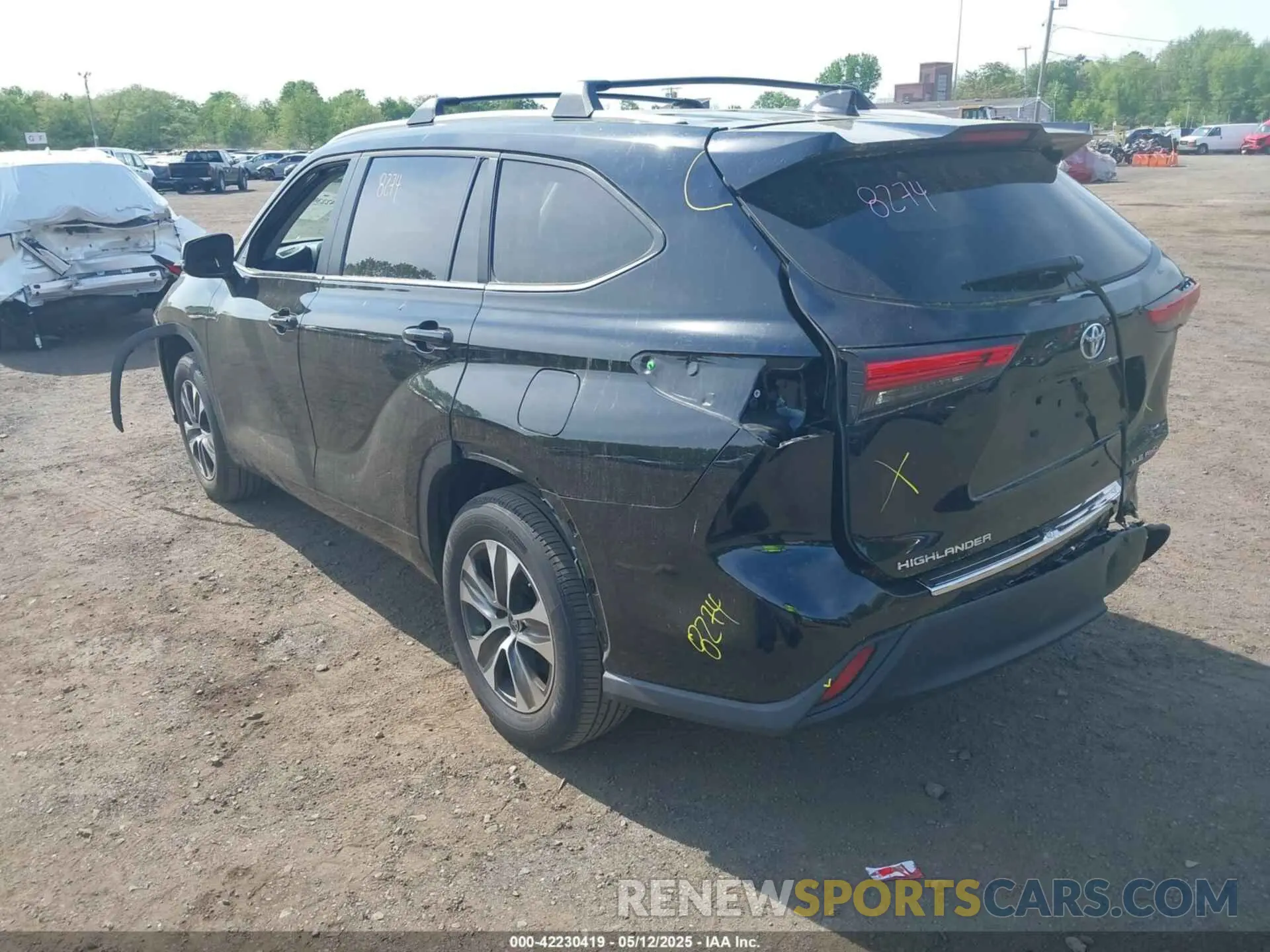 3 Photograph of a damaged car 5TDKDRBHXPS030361 TOYOTA HIGHLANDER 2023