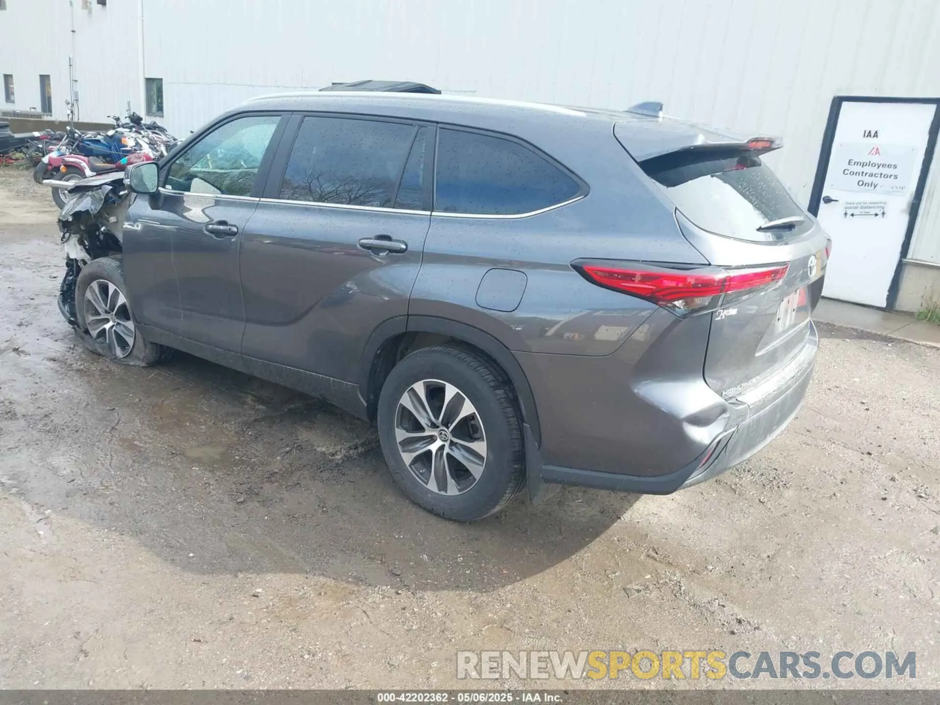 3 Фотография поврежденного автомобиля 5TDKDRBHXPS032904 TOYOTA HIGHLANDER 2023