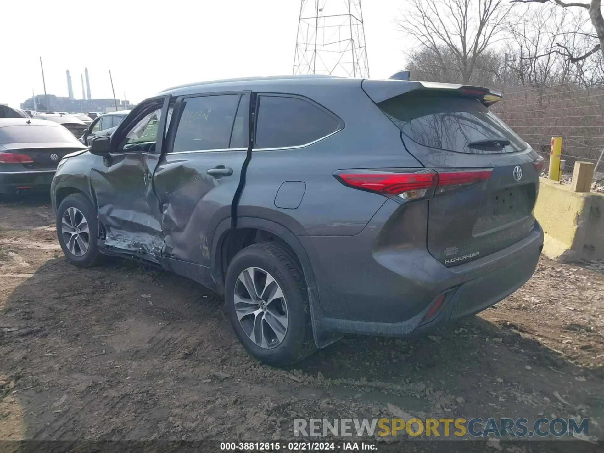 3 Фотография поврежденного автомобиля 5TDKDRBHXPS036242 TOYOTA HIGHLANDER 2023