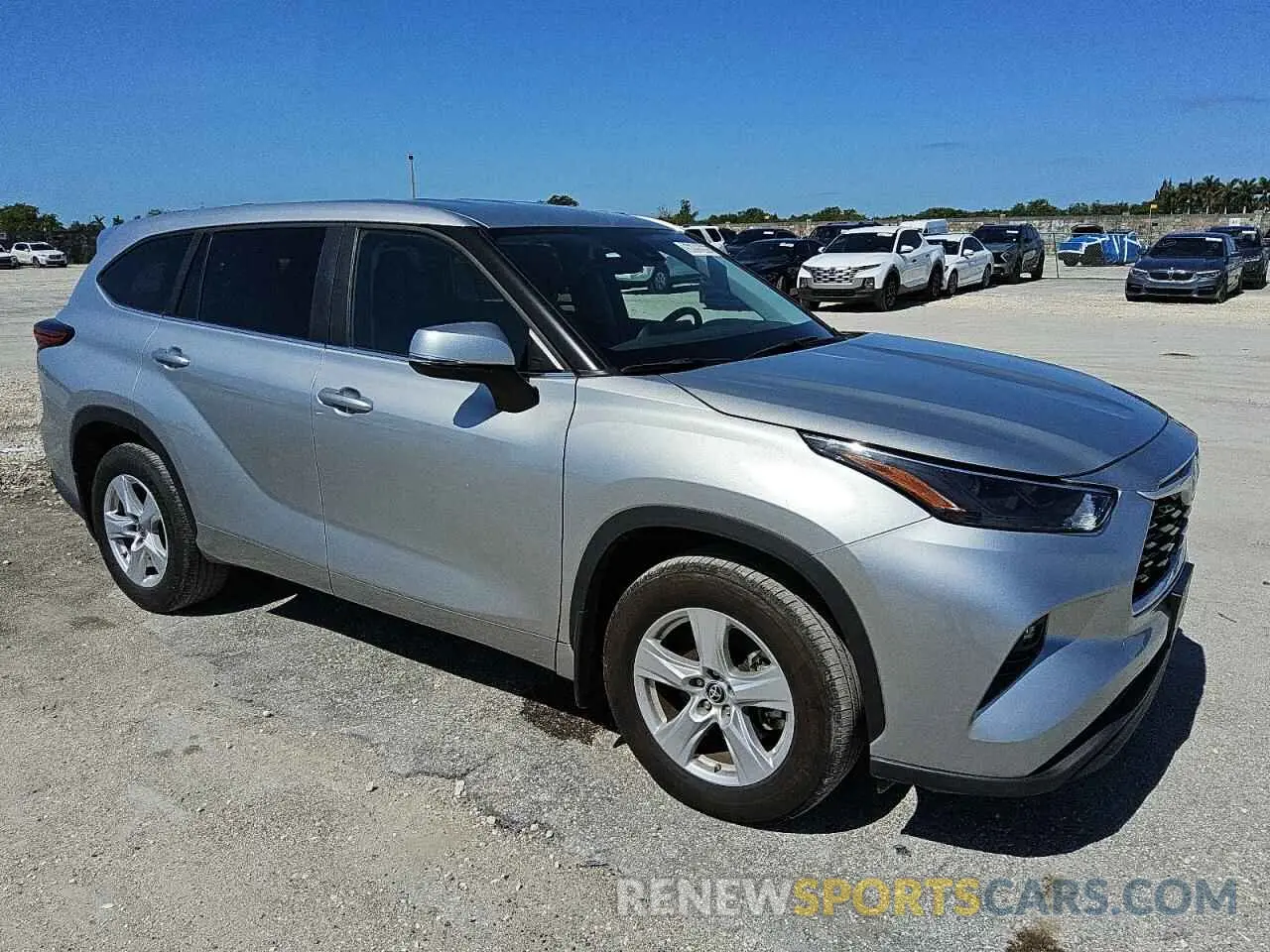 4 Photograph of a damaged car 5TDKDRBHXPS040808 TOYOTA HIGHLANDER 2023