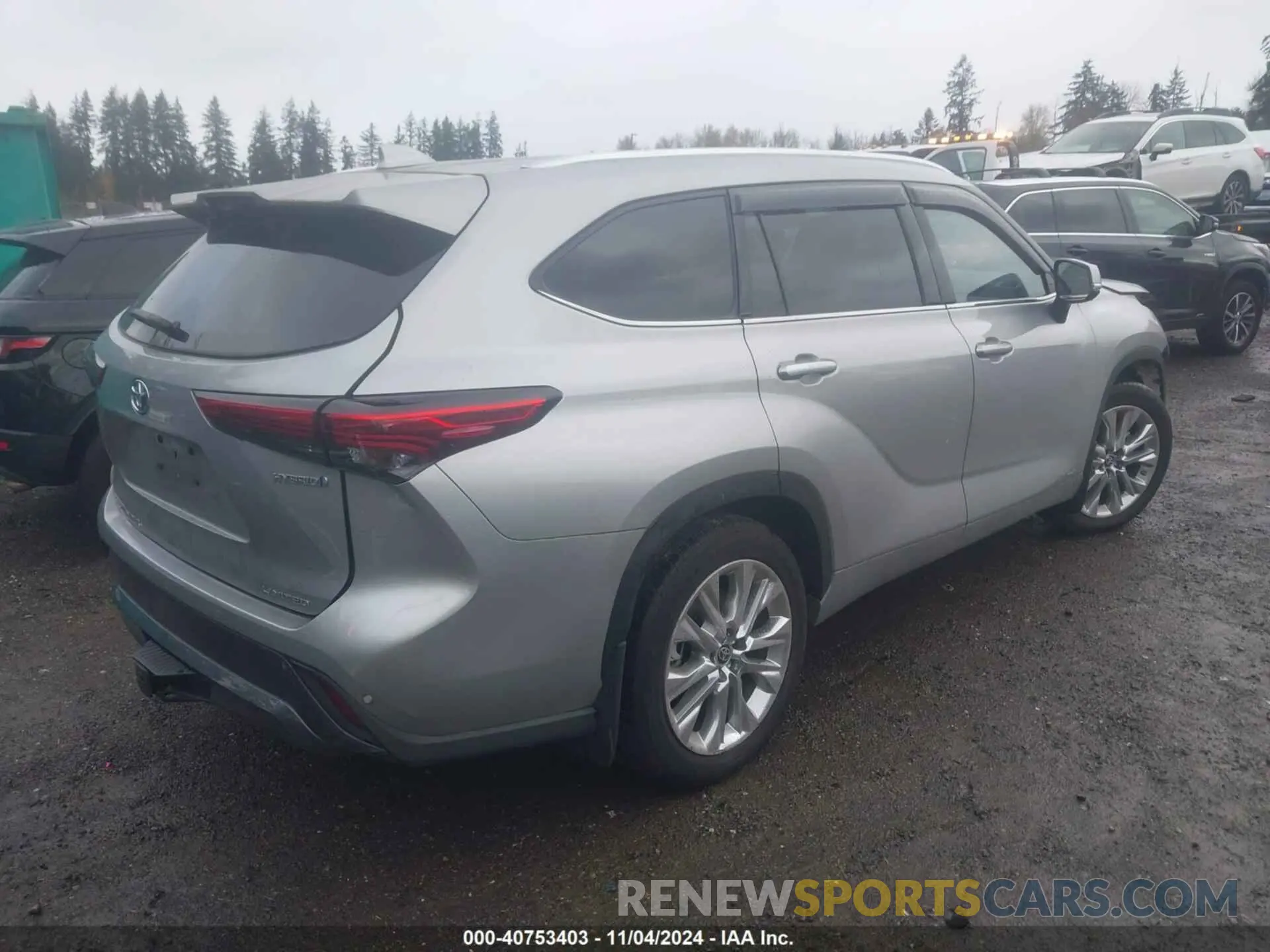 4 Photograph of a damaged car 5TDXBRCH5PS123394 TOYOTA HIGHLANDER 2023