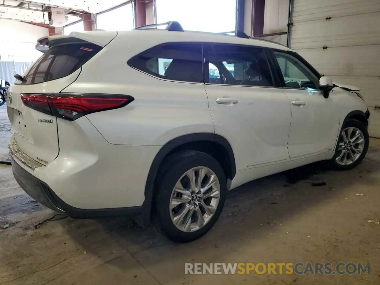 3 Photograph of a damaged car 5TDXBRCH8PS111160 TOYOTA HIGHLANDER 2023