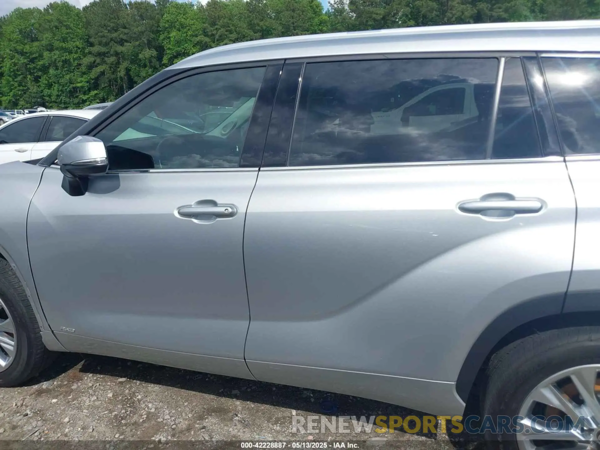 15 Photograph of a damaged car 5TDXBRCHXPS583604 TOYOTA HIGHLANDER 2023