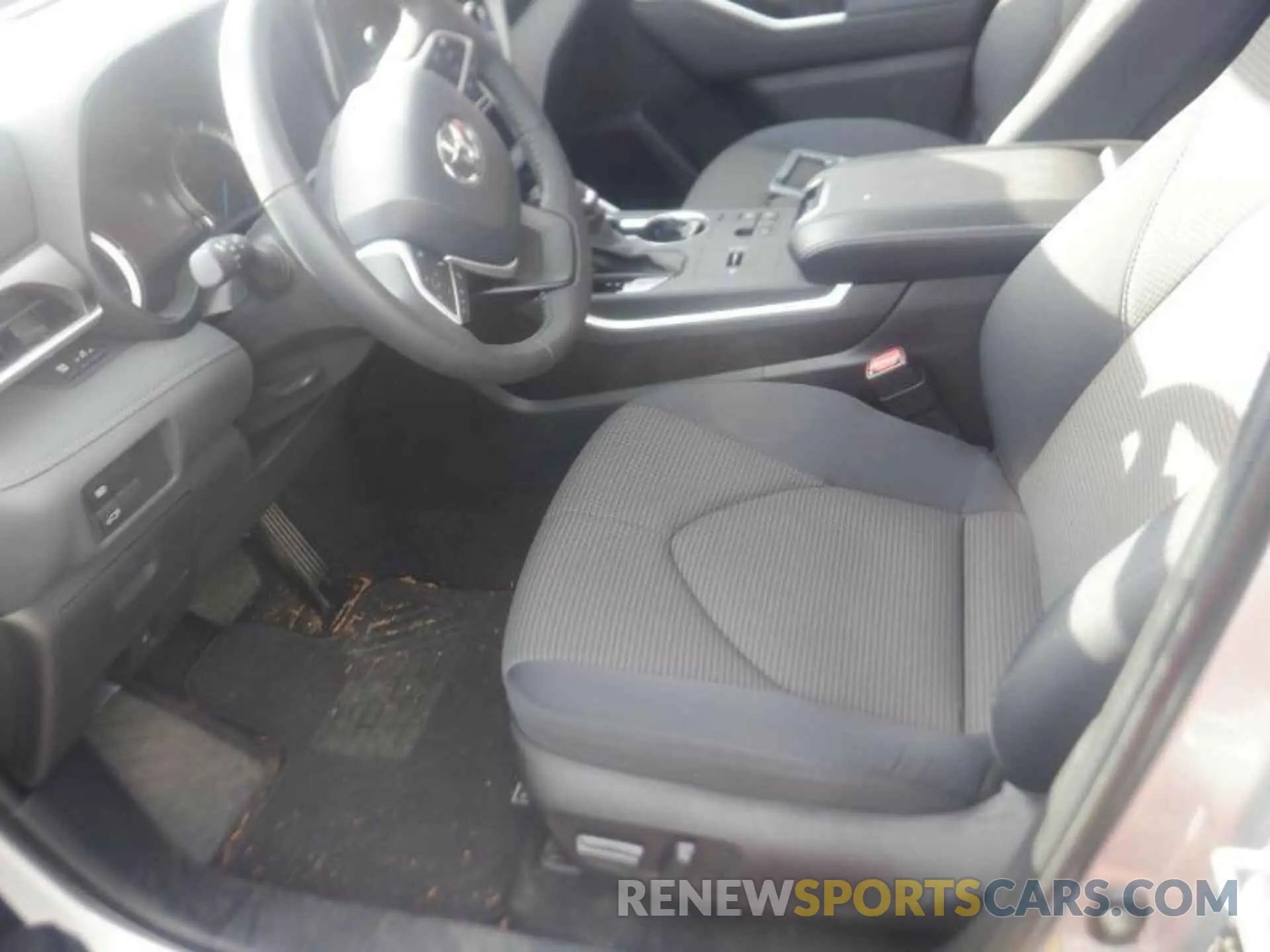 9 Photograph of a damaged car 5TDZARAH8PS526882 TOYOTA HIGHLANDER 2023