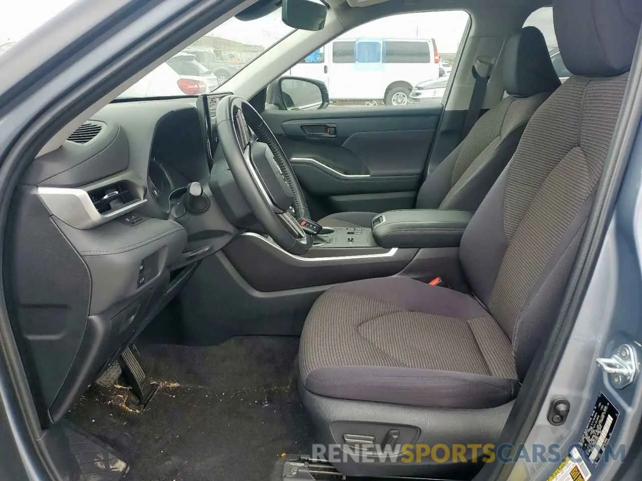 7 Photograph of a damaged car 5TDZARAHXPS017053 TOYOTA HIGHLANDER 2023