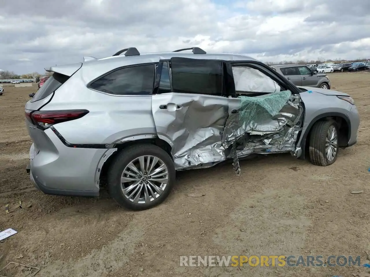 3 Фотография поврежденного автомобиля 5TDEBRCH6RS608332 TOYOTA HIGHLANDER 2024