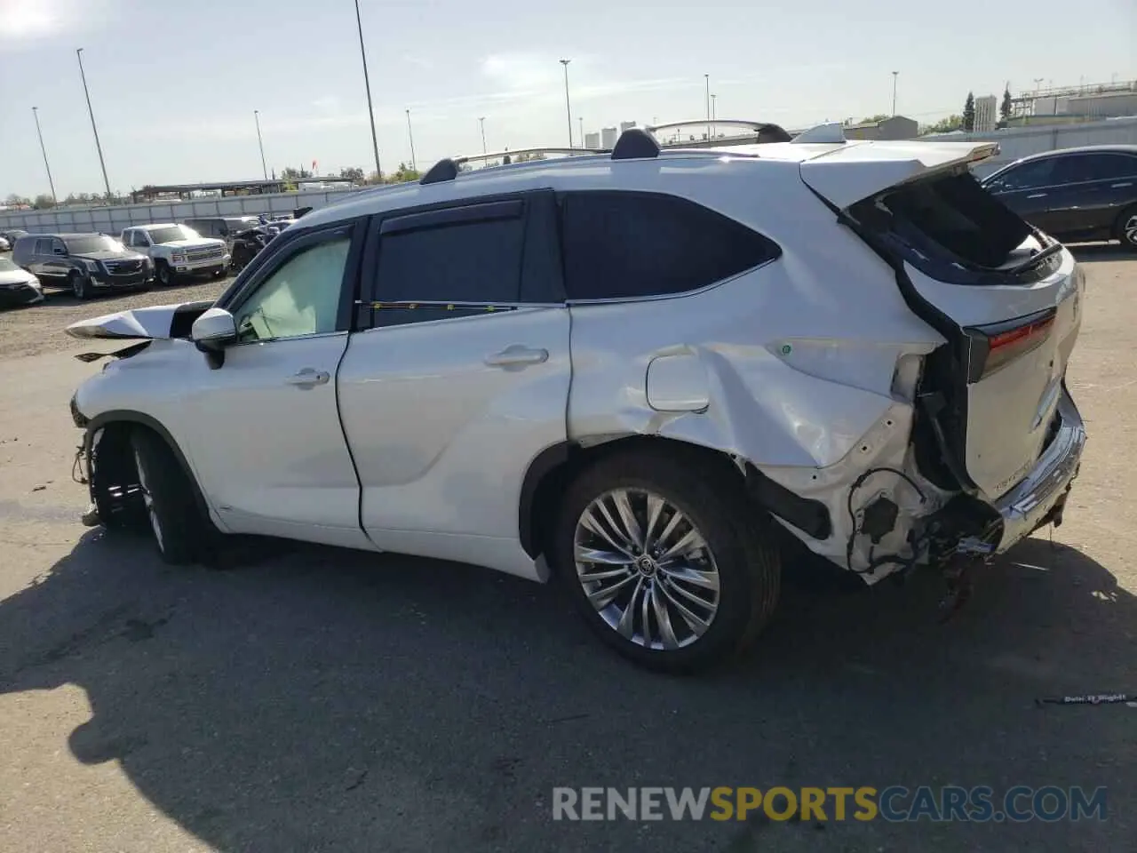 2 Photograph of a damaged car 5TDEBRCH6RS636695 TOYOTA HIGHLANDER 2024
