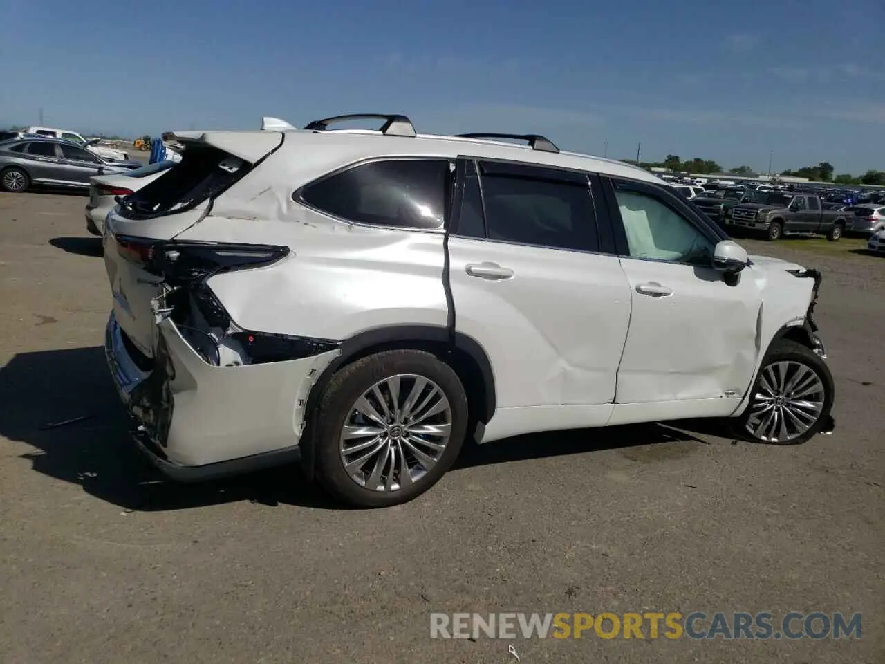3 Photograph of a damaged car 5TDEBRCH6RS636695 TOYOTA HIGHLANDER 2024