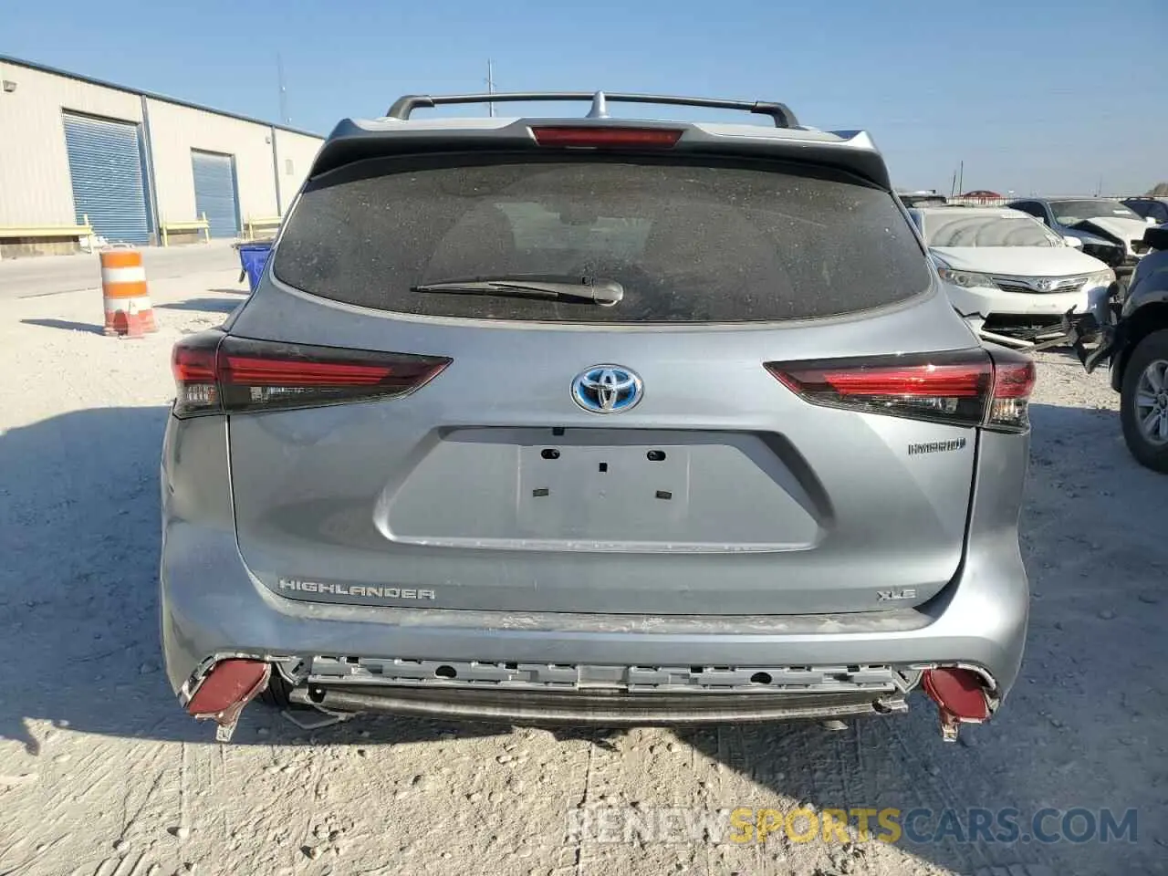 6 Photograph of a damaged car 5TDKARAH7RS530958 TOYOTA HIGHLANDER 2024